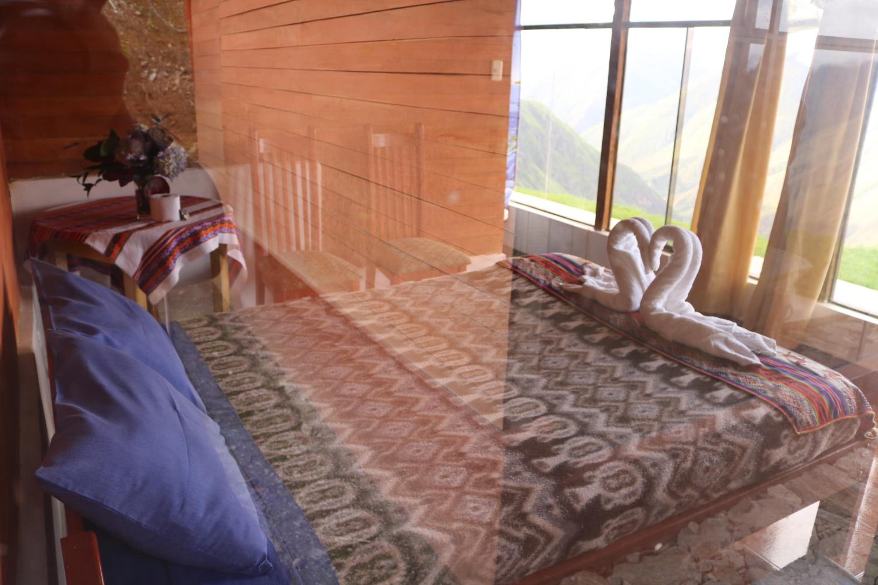 Double or Twin Room with Mountain View