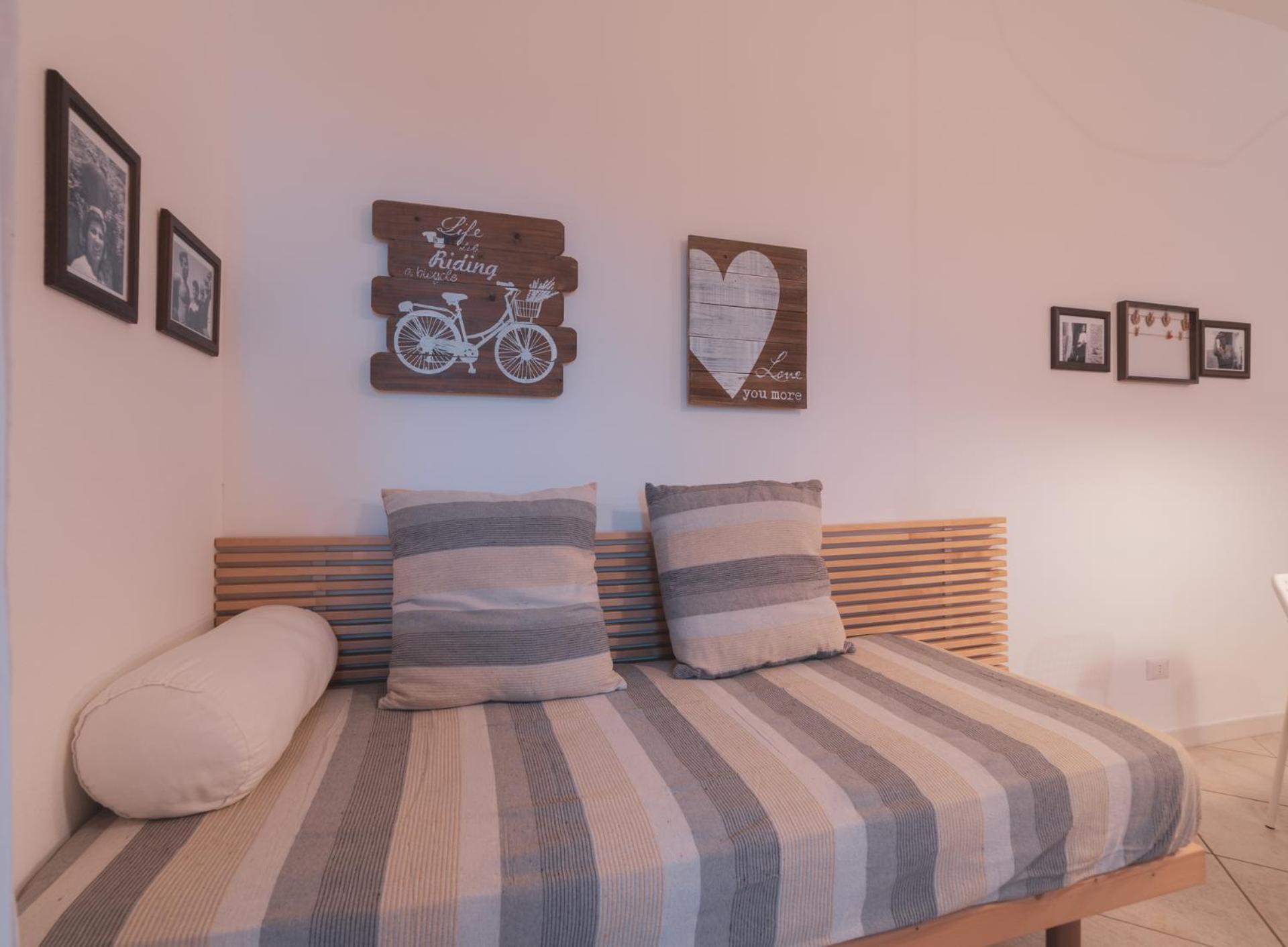 One-Bedroom Apartment - Photo 23