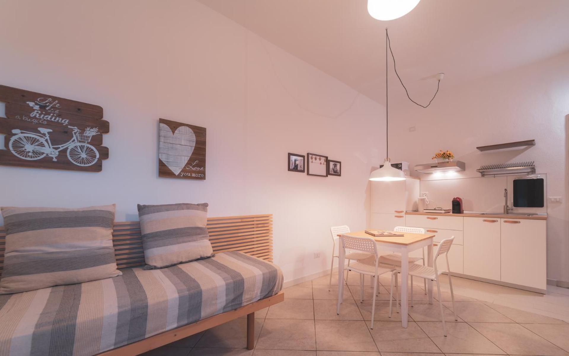 One-Bedroom Apartment - Photo 4