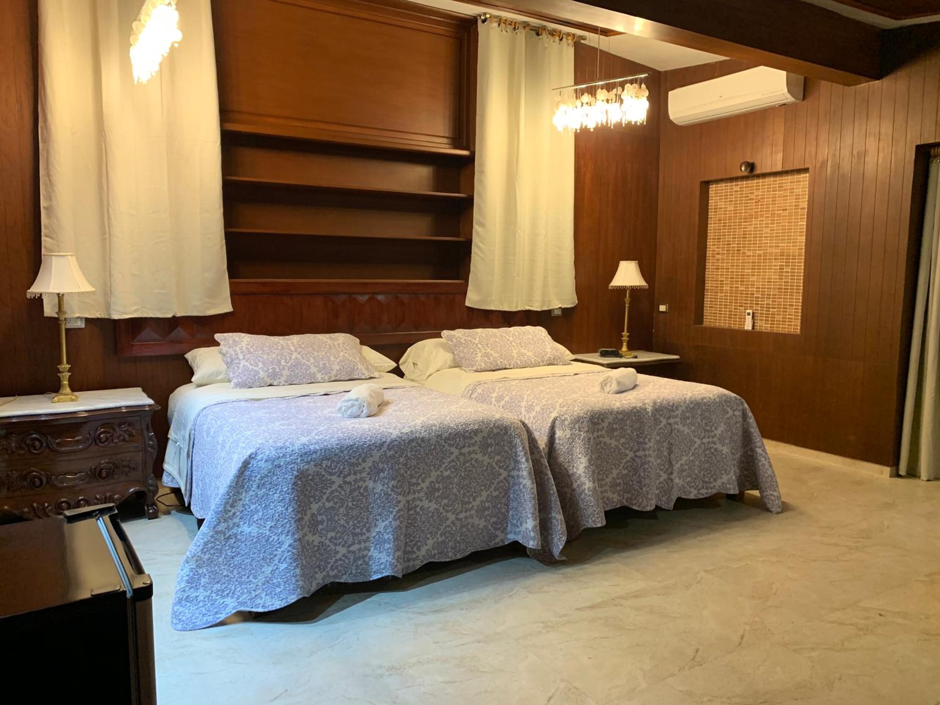 Deluxe Suite