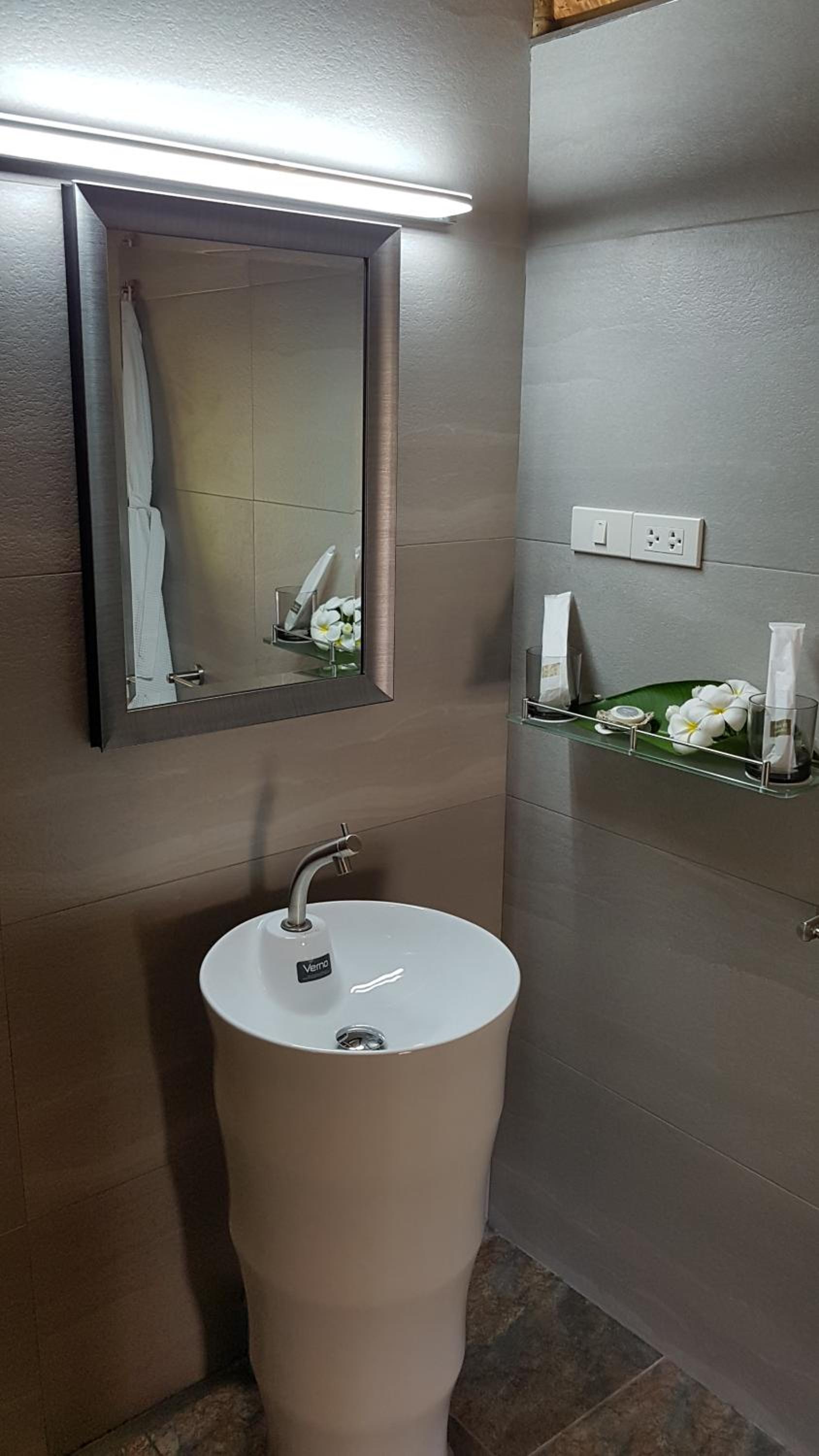 Double Room - Photo 8