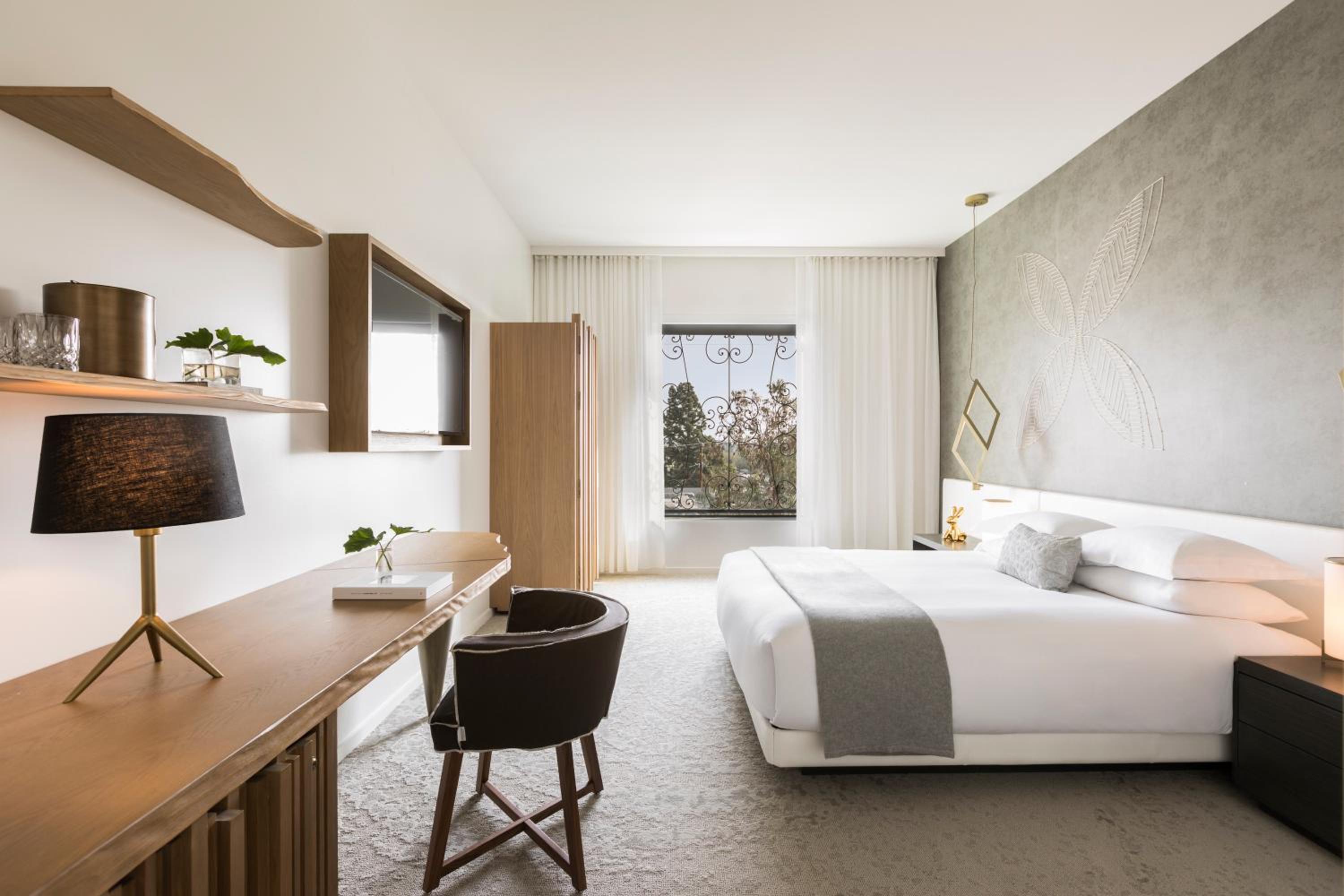 King Room with One King Bed (Non Smoking)