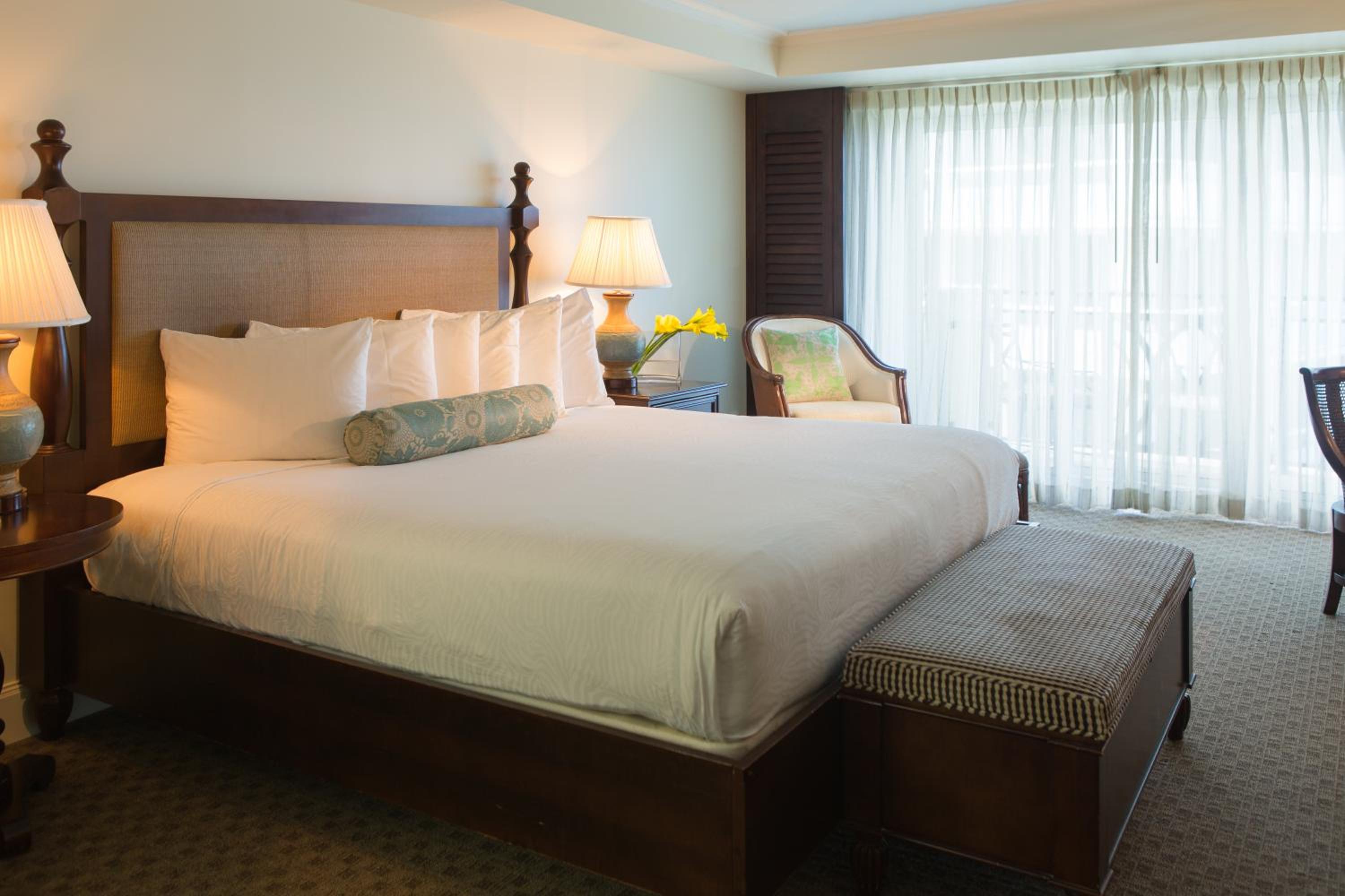 Premium King Room - Photo 4
