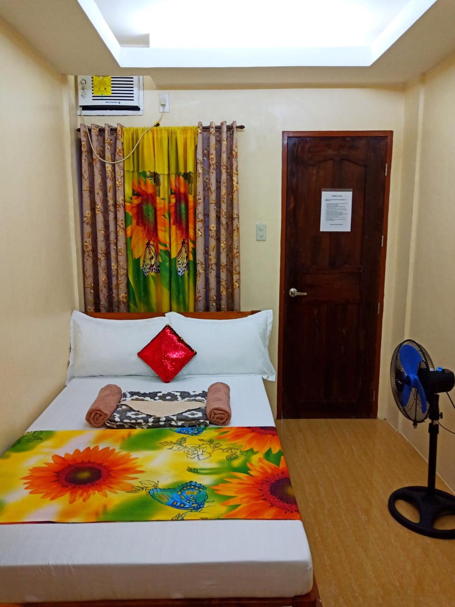 Budget Double Room - Photo 26