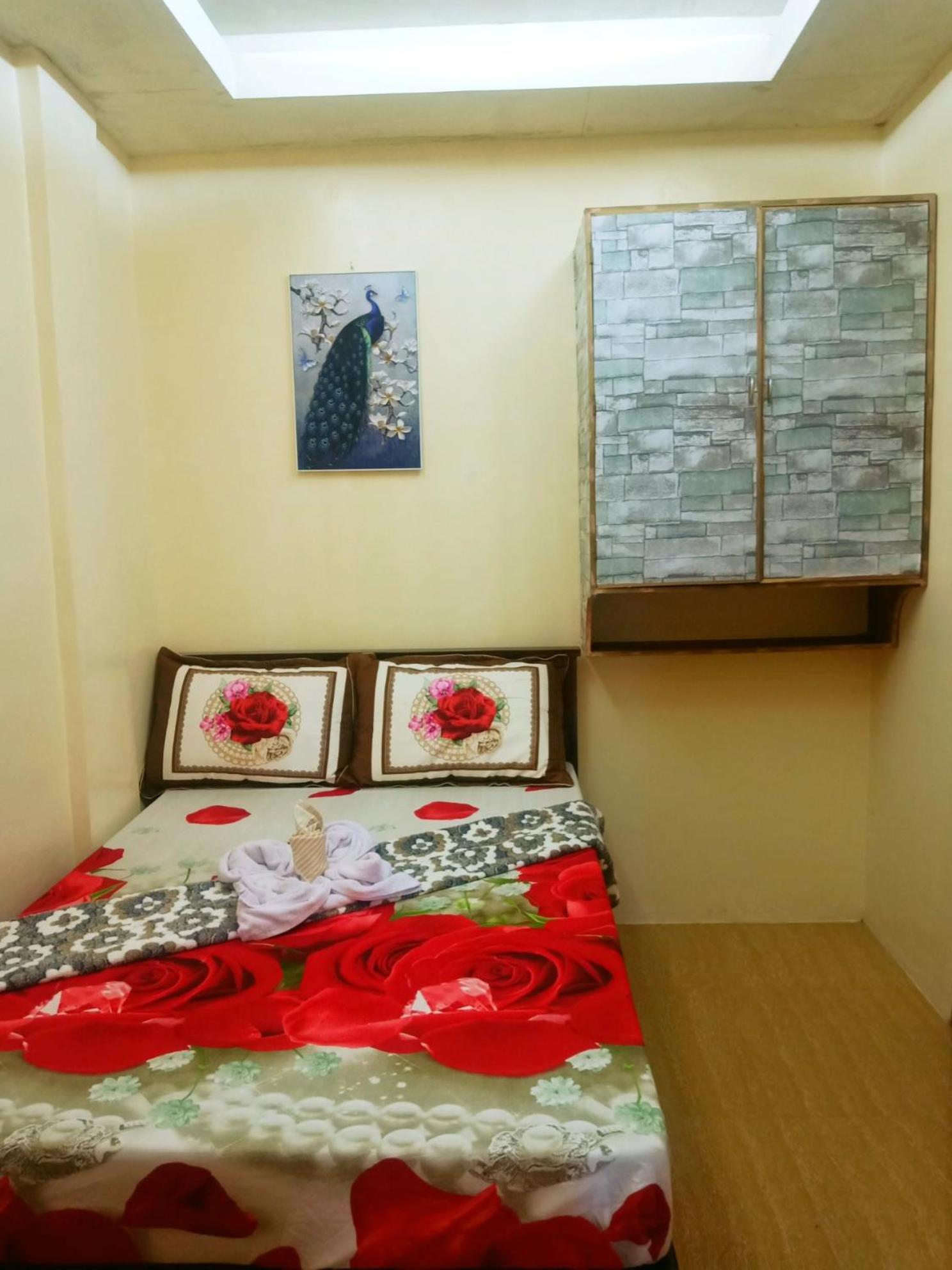 Budget Double Room - Photo 16