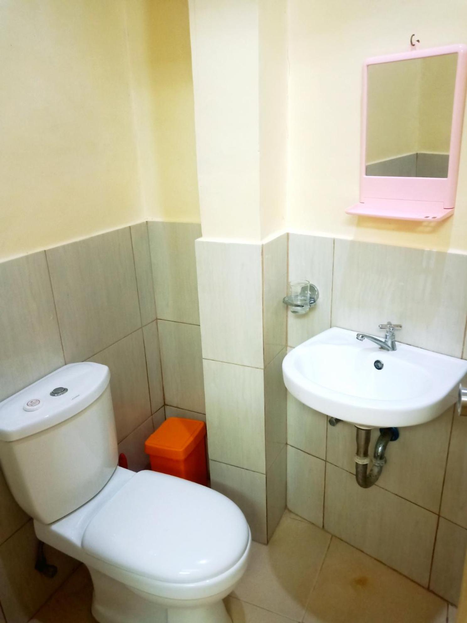 Budget Double Room - Photo 31
