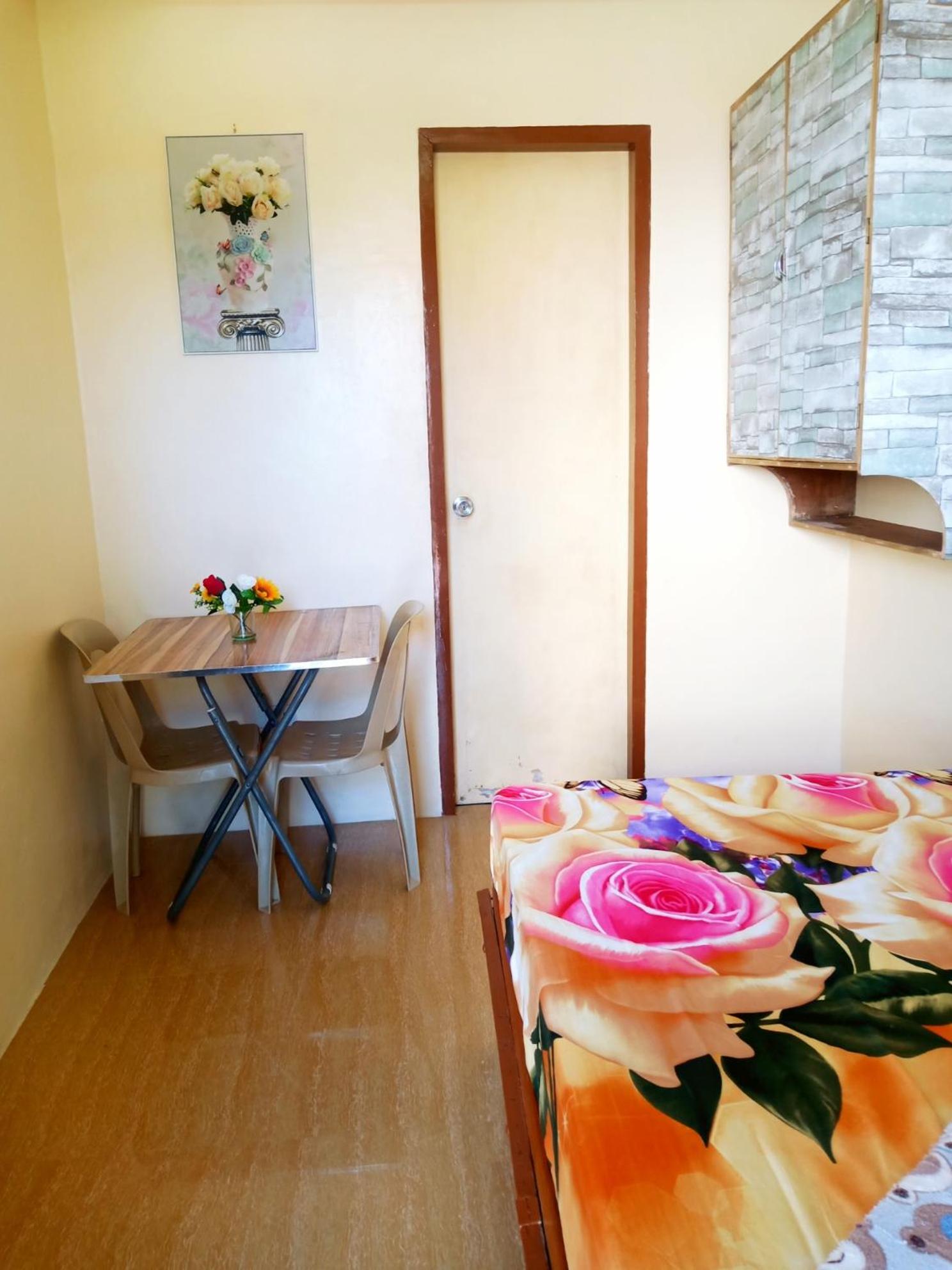 Budget Double Room - Photo 15