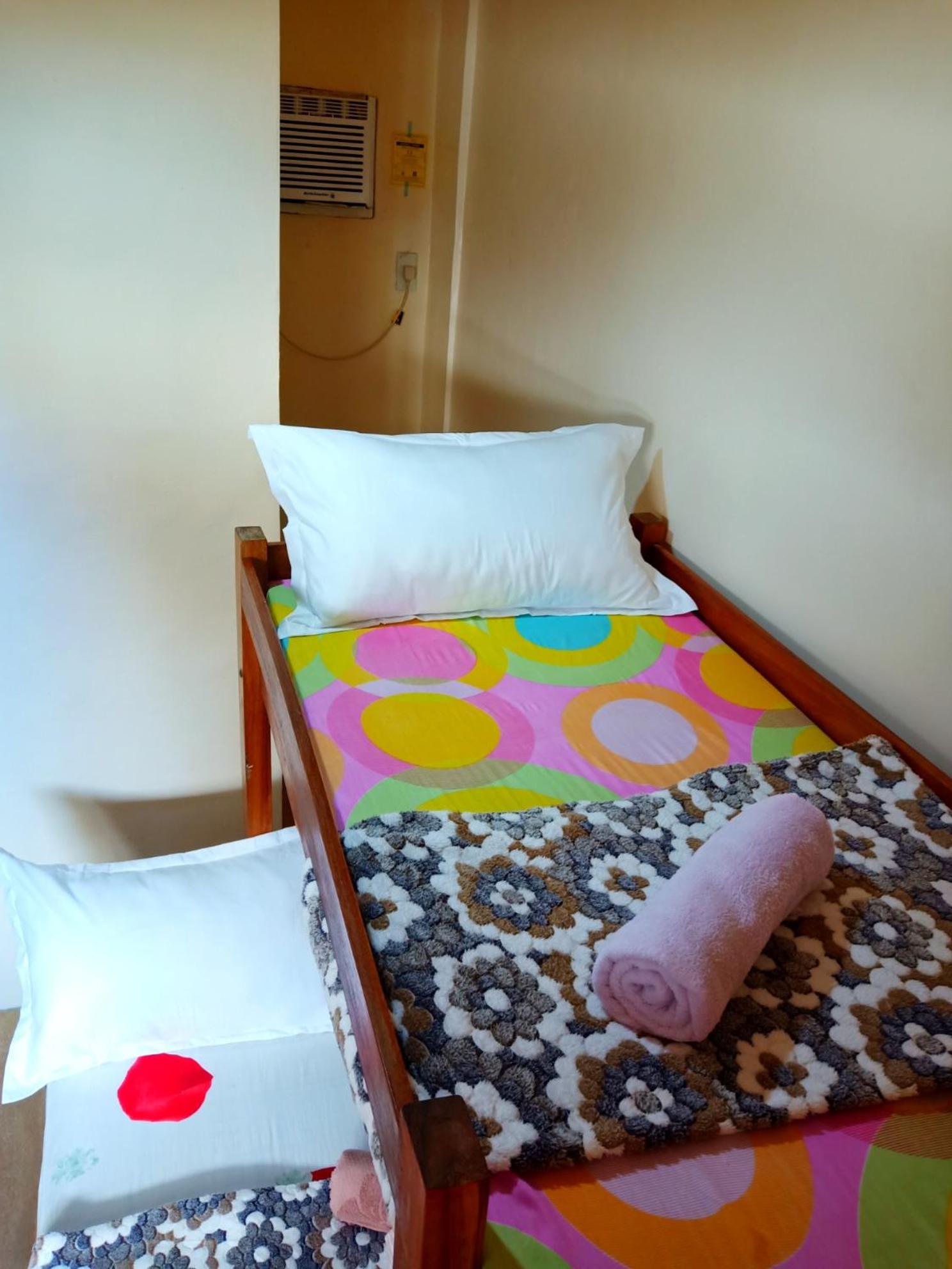 Small Double Room - Photo 8