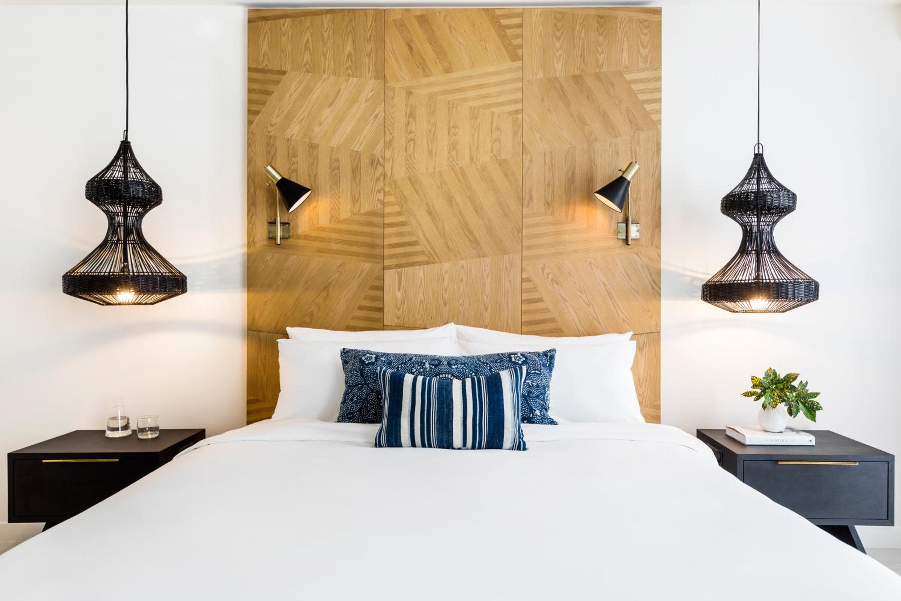 Superior Room - King Bed - Photo 5