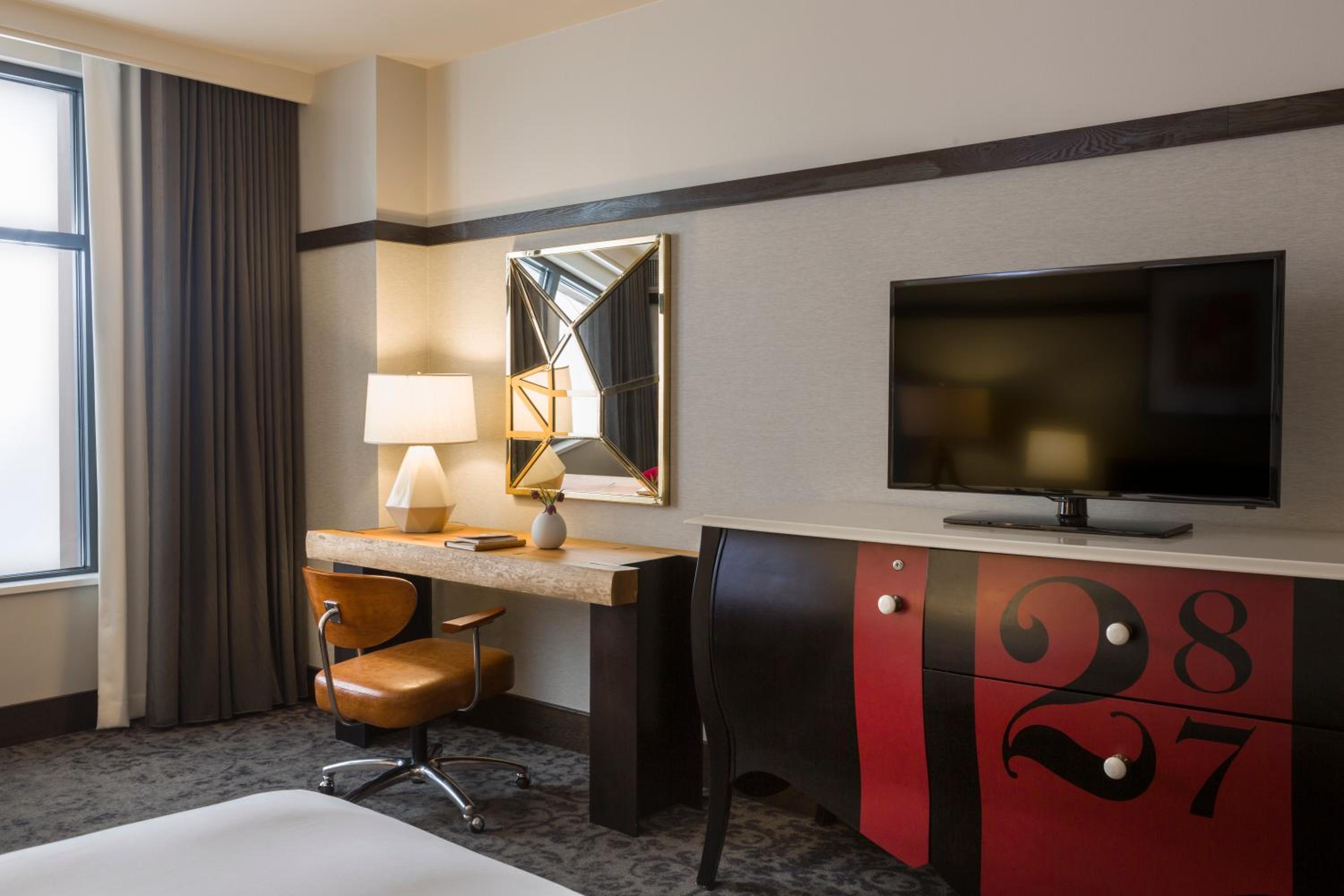 Premium King Room photo 2