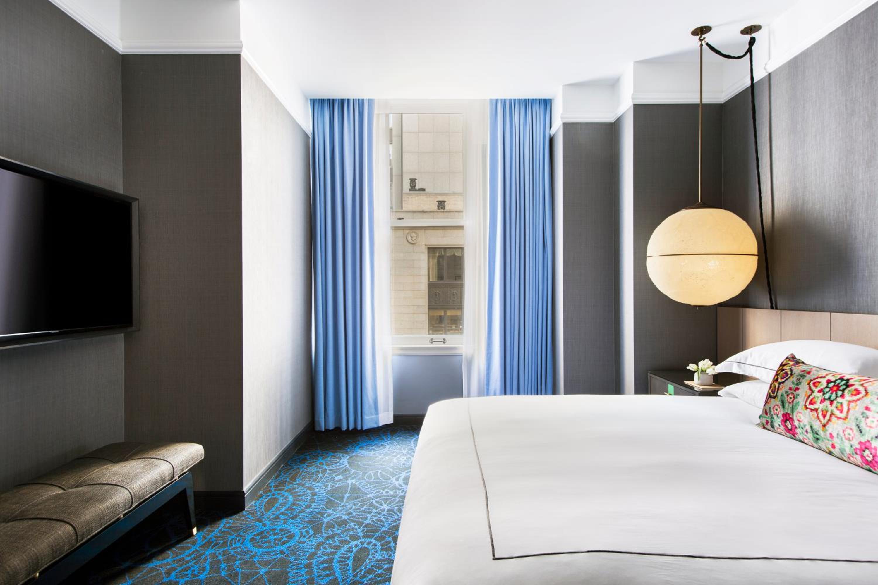 King Room with Mobility Accessible Roll-In Shower - Non-Smoking