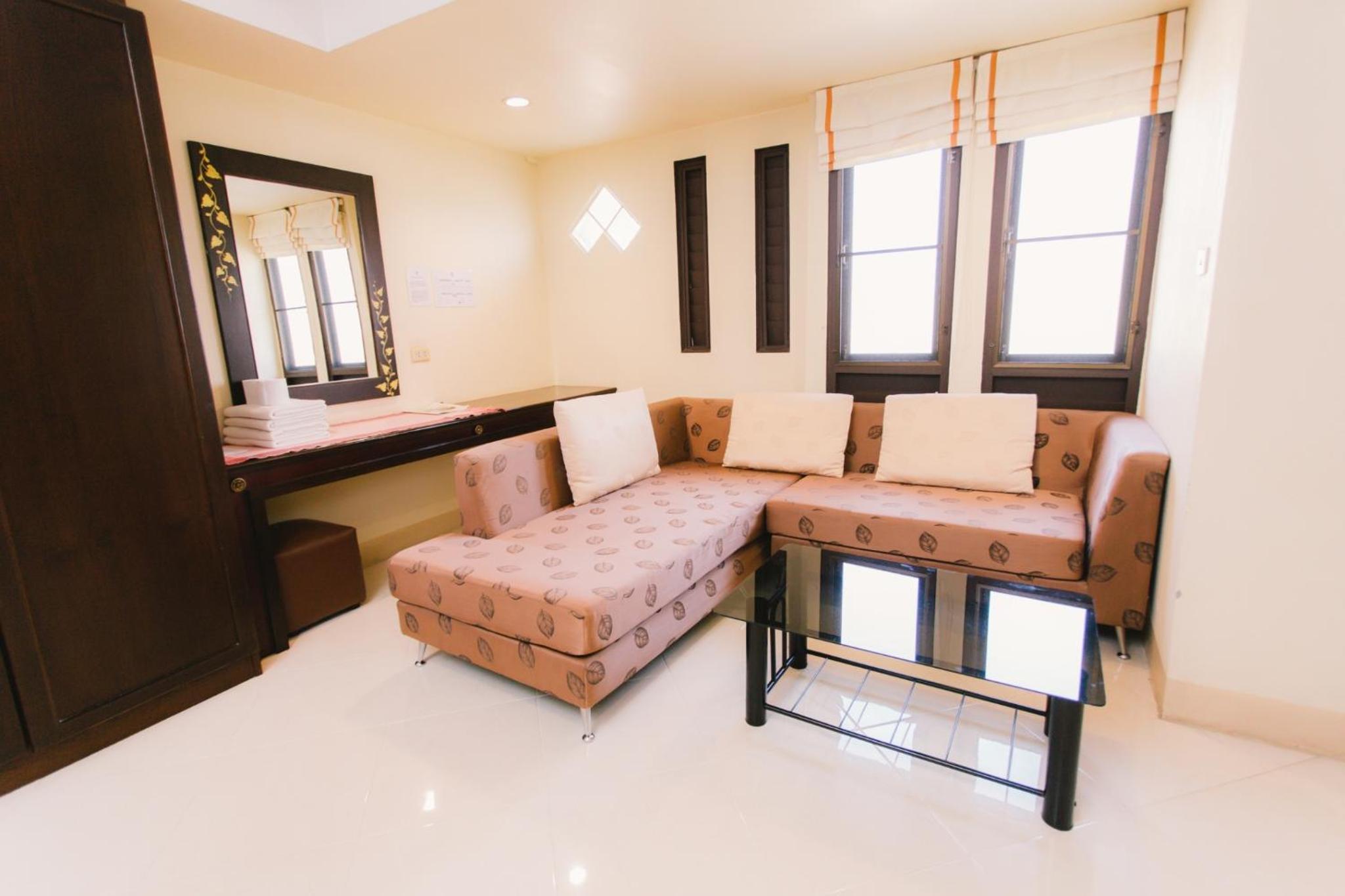 Deluxe Quadruple Room - Photo 8