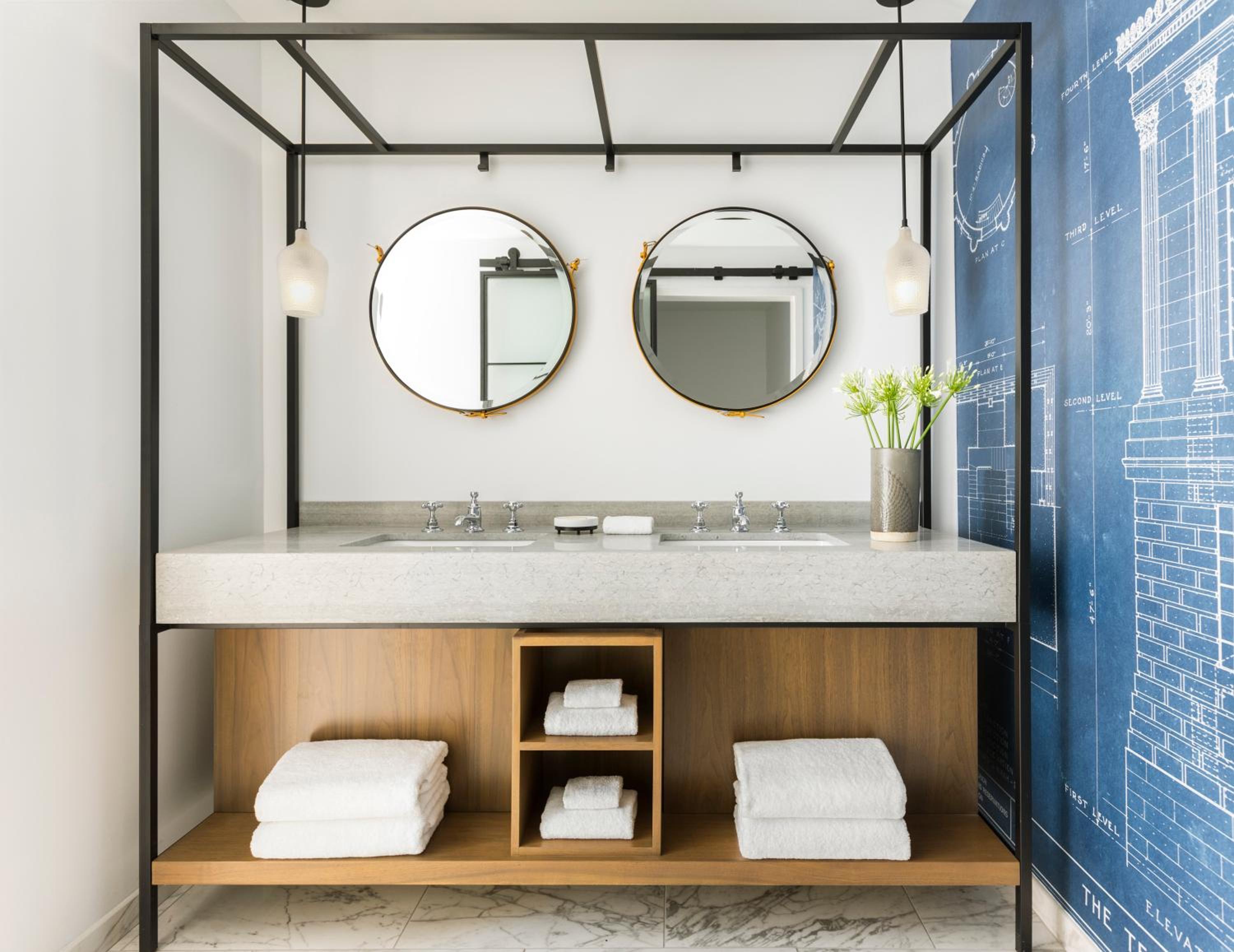 Queen Room with Two Queen Beds and Mobility Accessible Tub