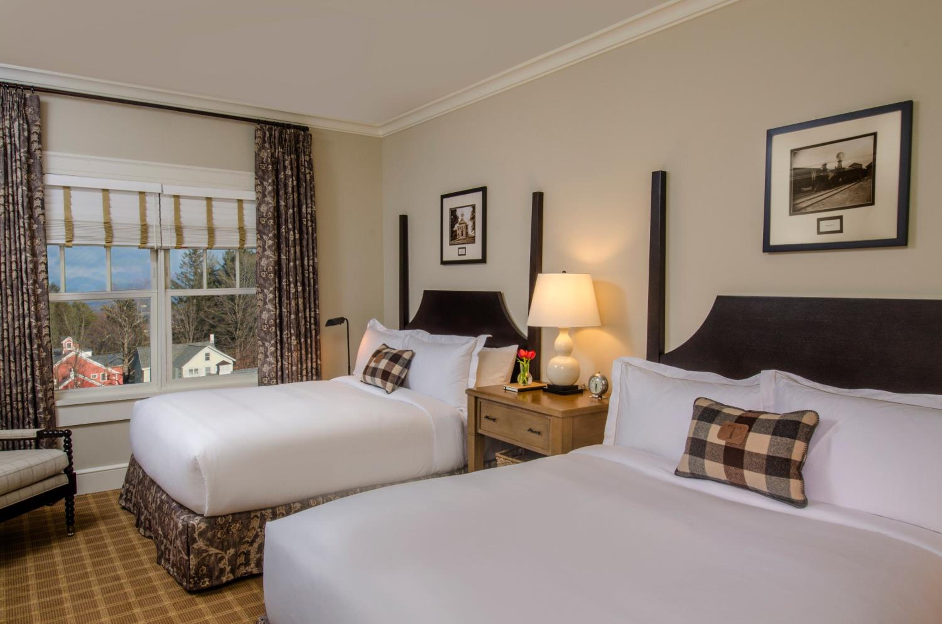 Standard Queen Room with Two Queen Beds - Hearing Accessible photo 1