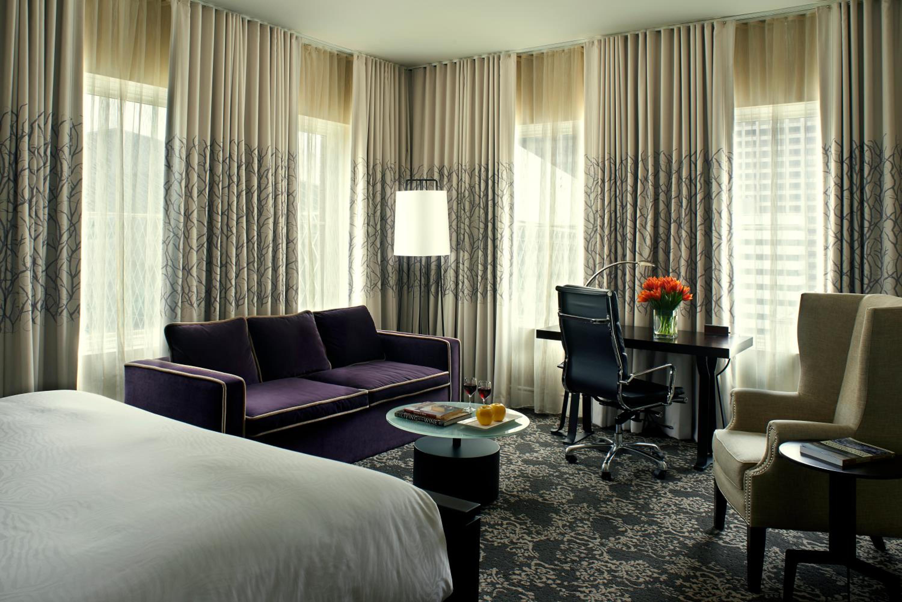 Premium King Room with Sofa Bed and City View - Photo 6