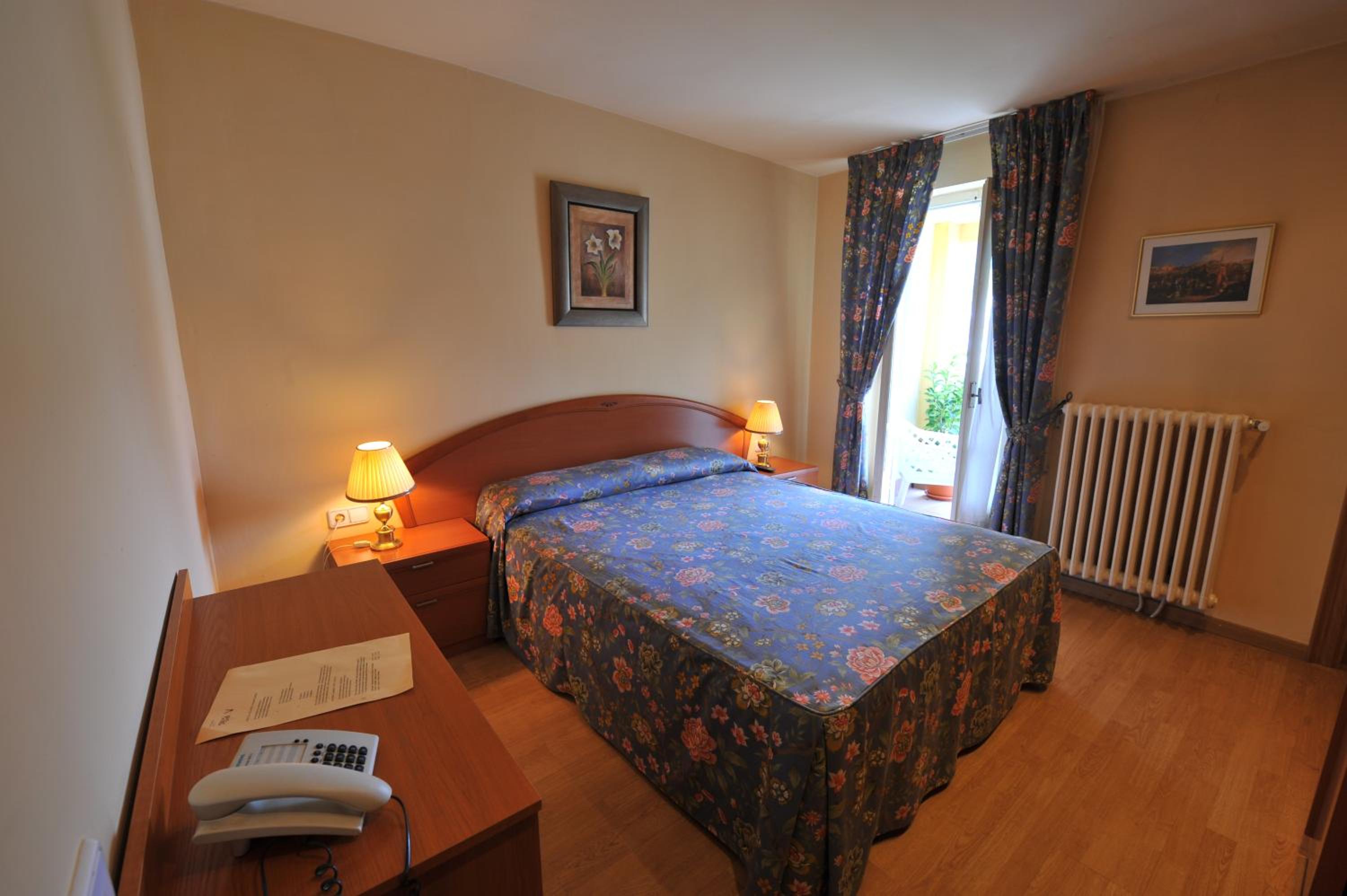 Double or Twin Room - Photo 2