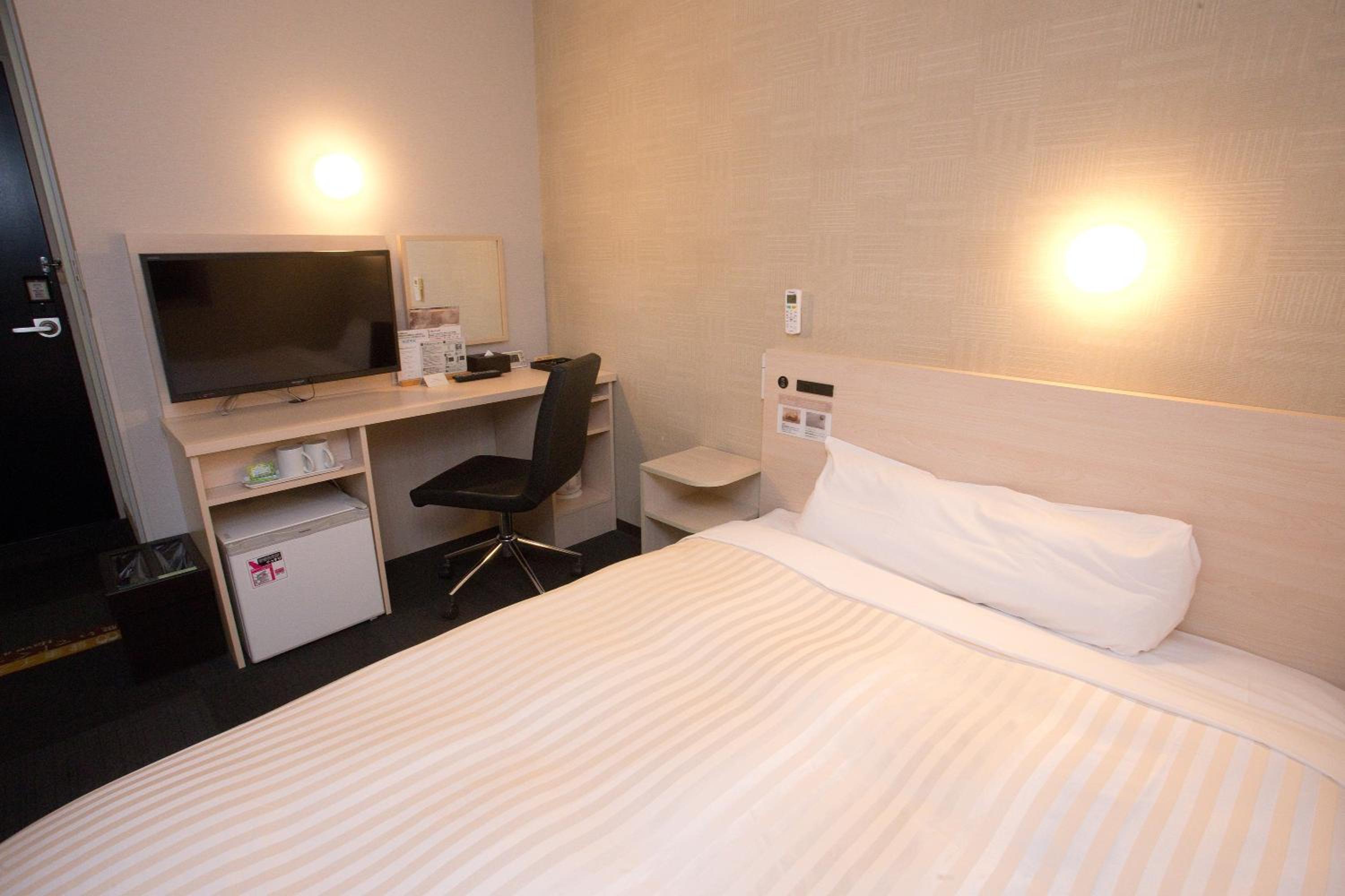 Single Room - Smoking - Photo 1