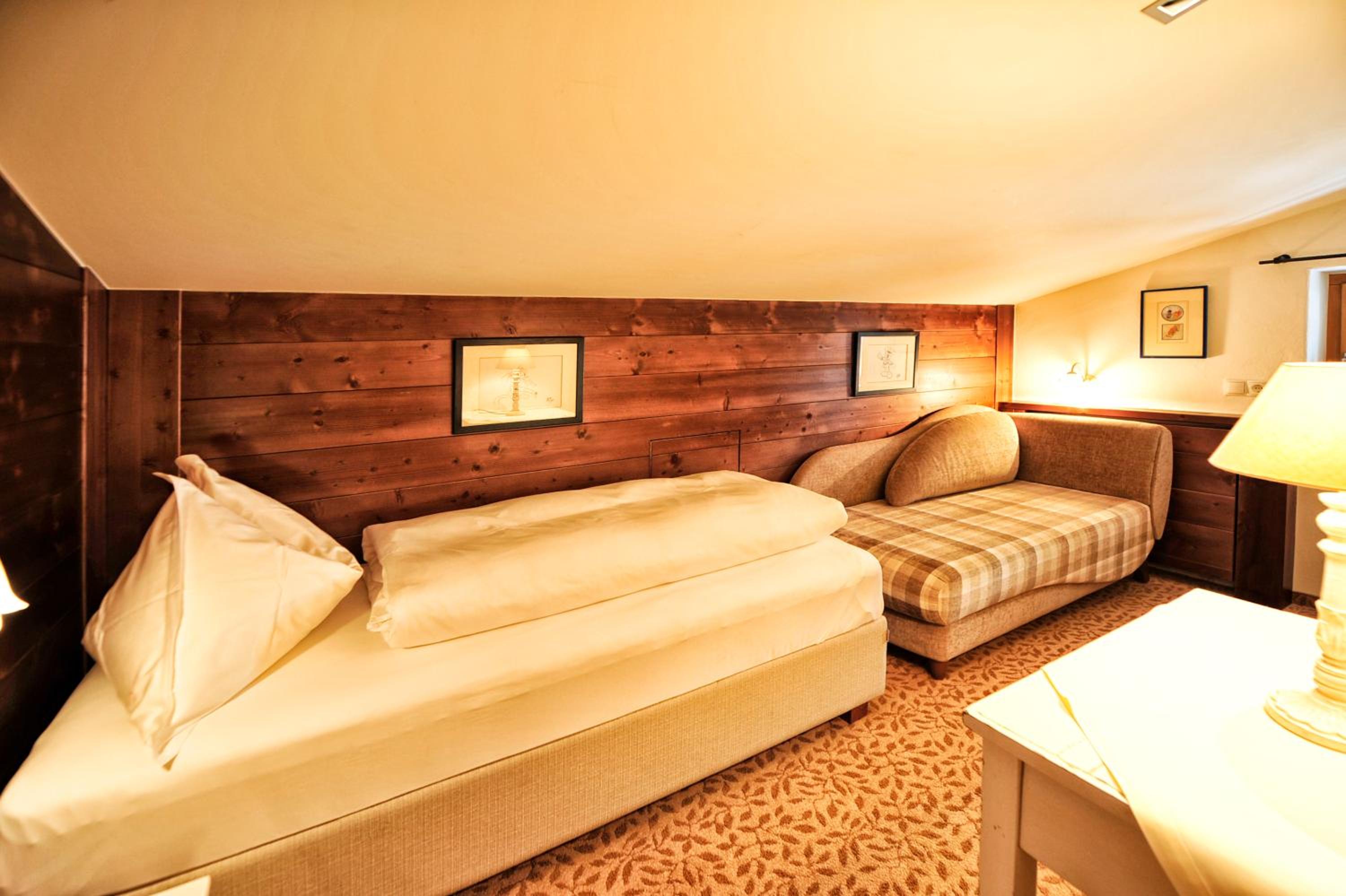 Family Room photo 3