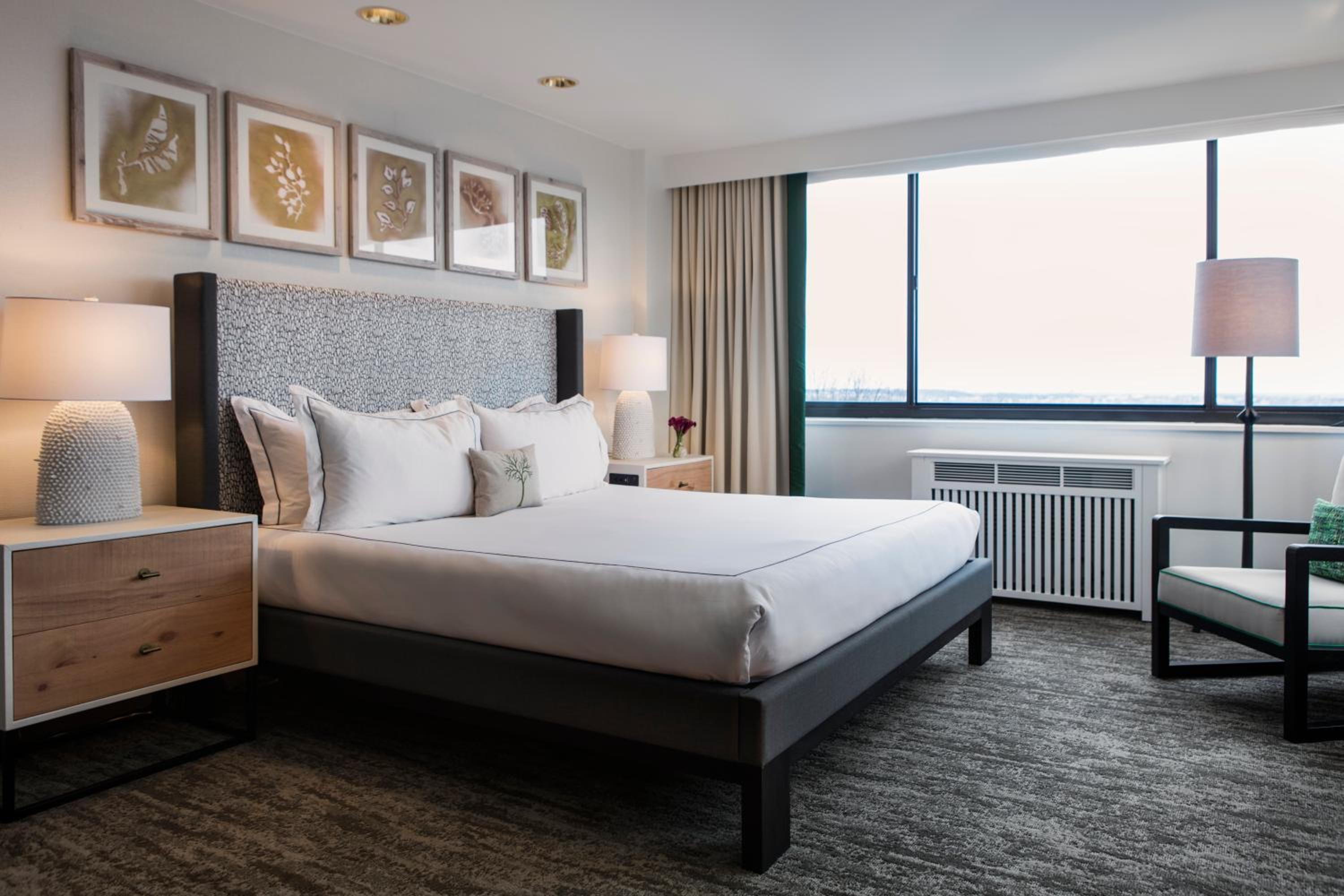Deluxe King Room