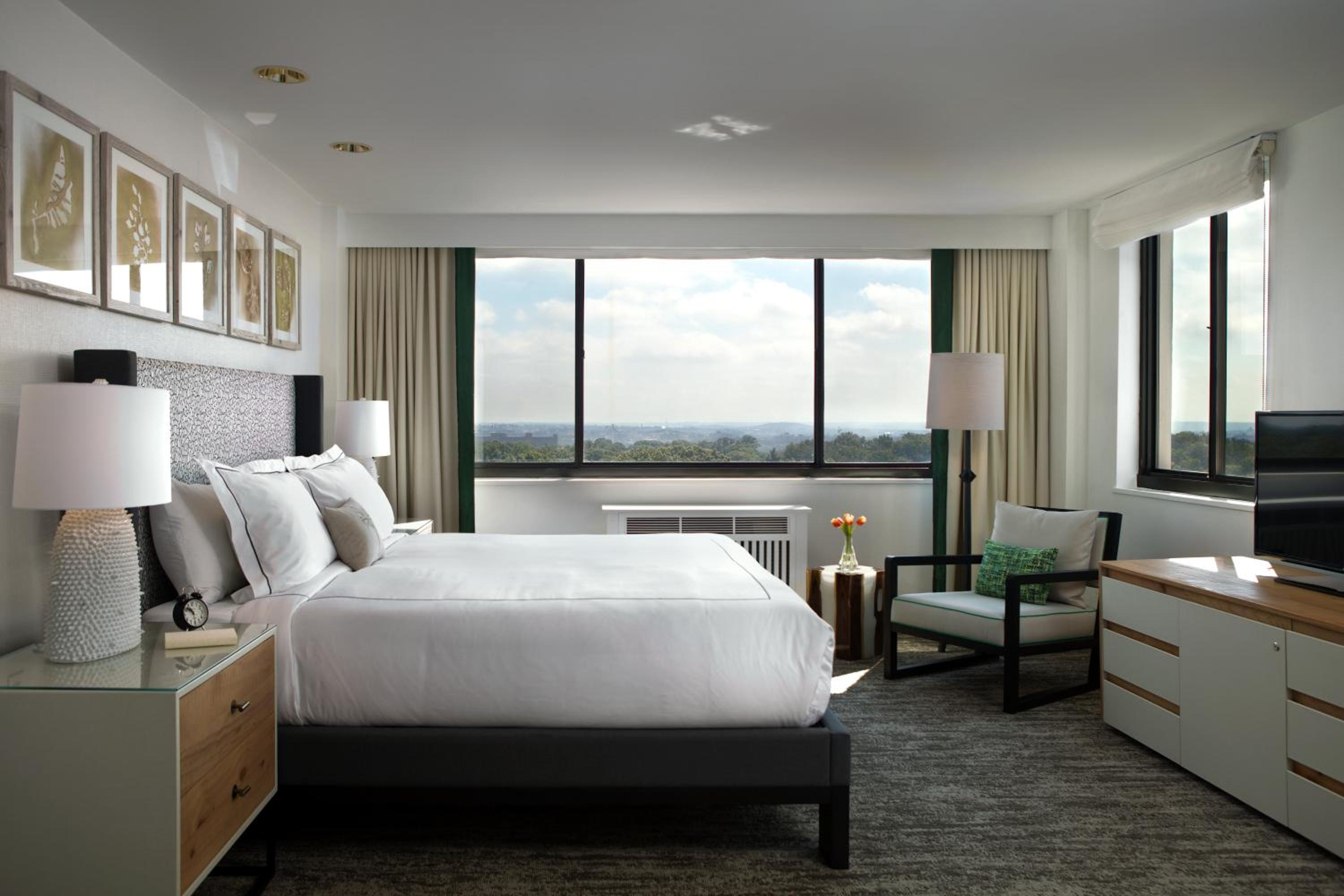King Room with City View - Photo 4