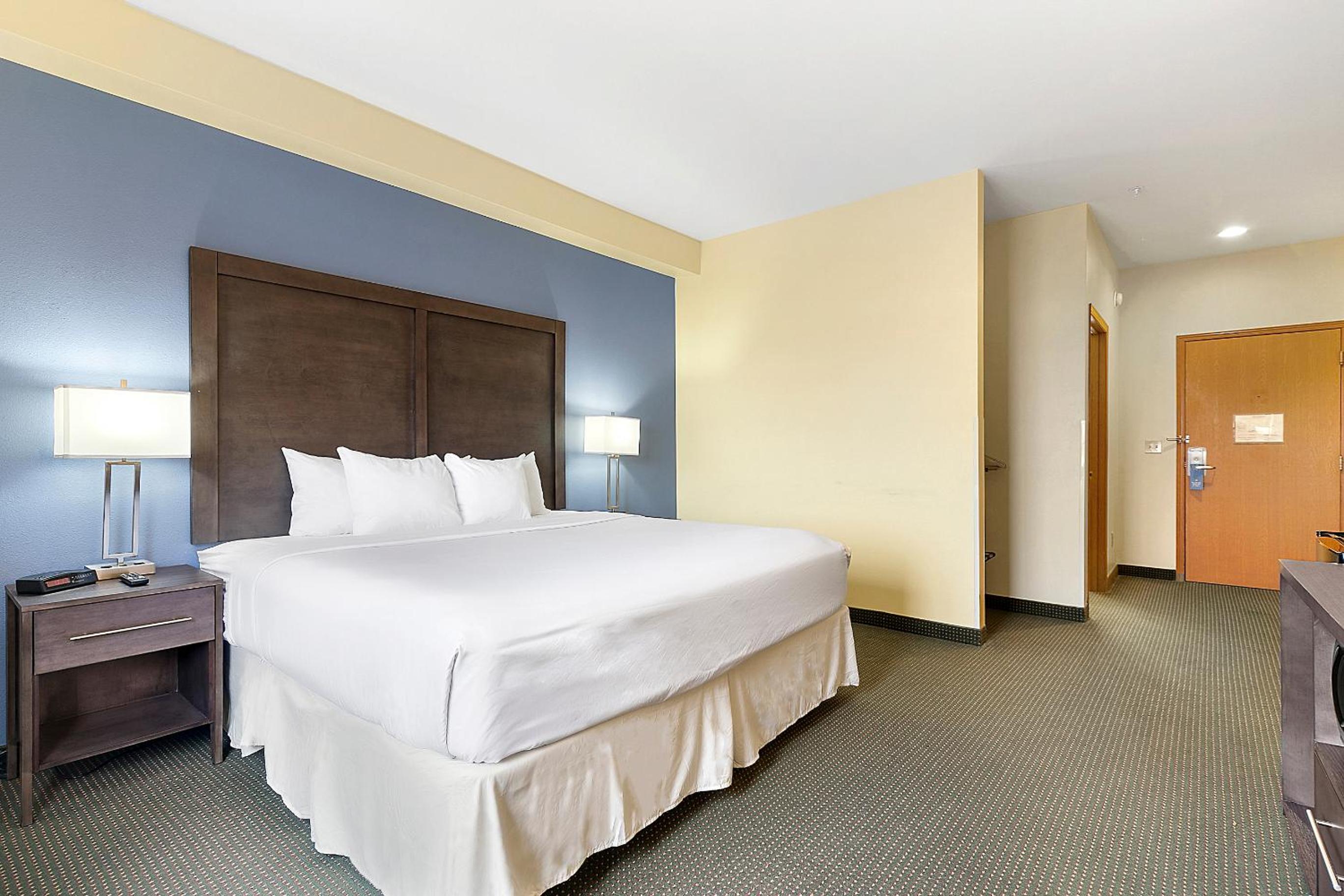 King Room - Mobility Access/Non-Smoking - Photo 1