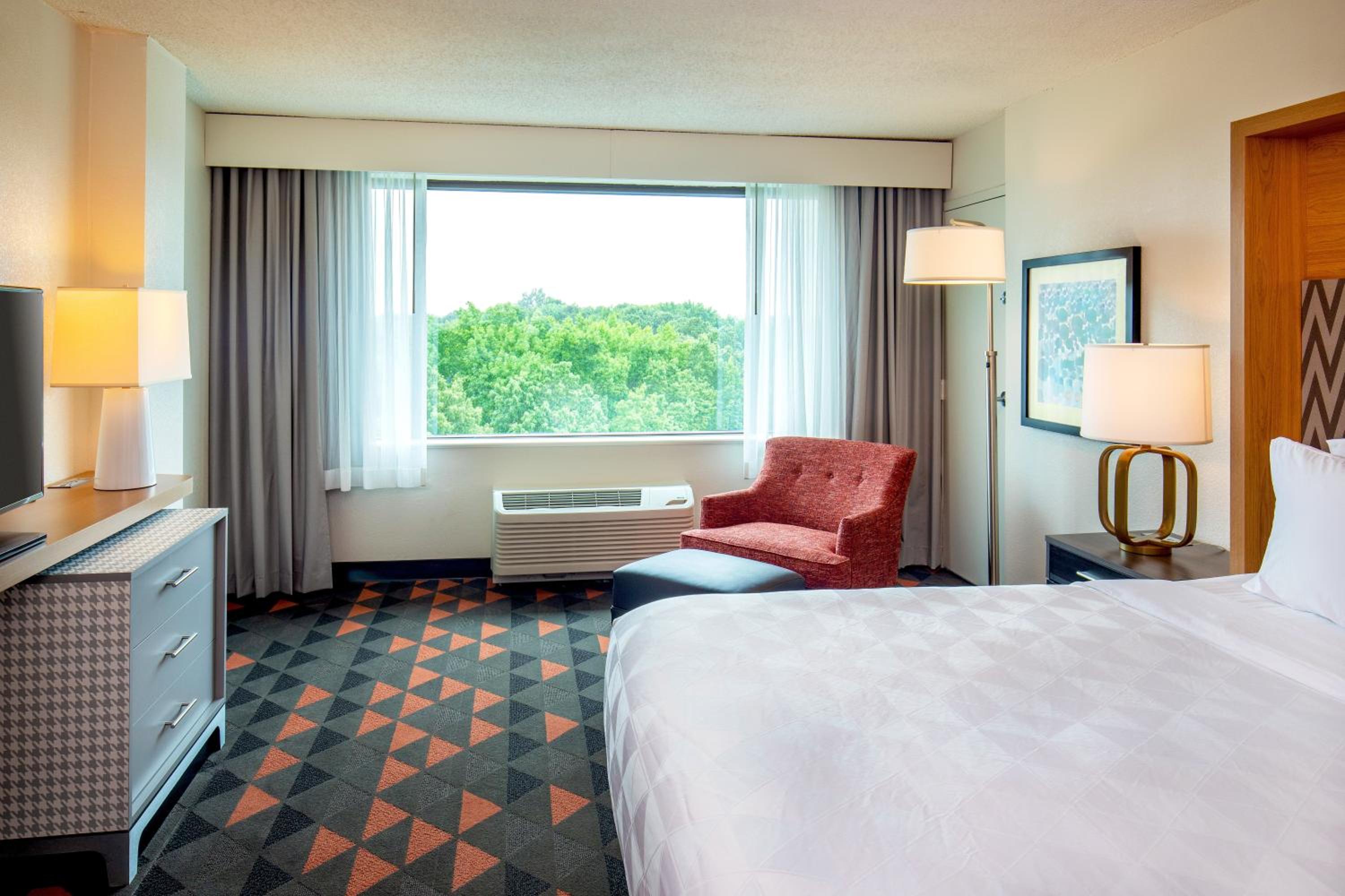 Premium King Room - Photo 3