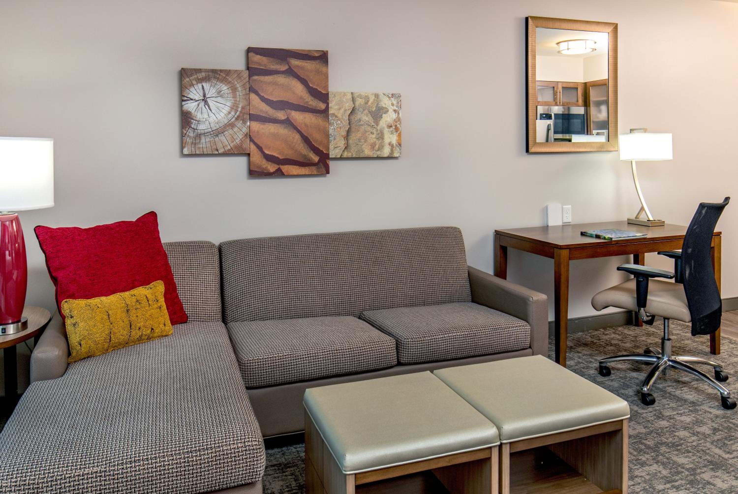One-Bedroom King Suite - Photo 8