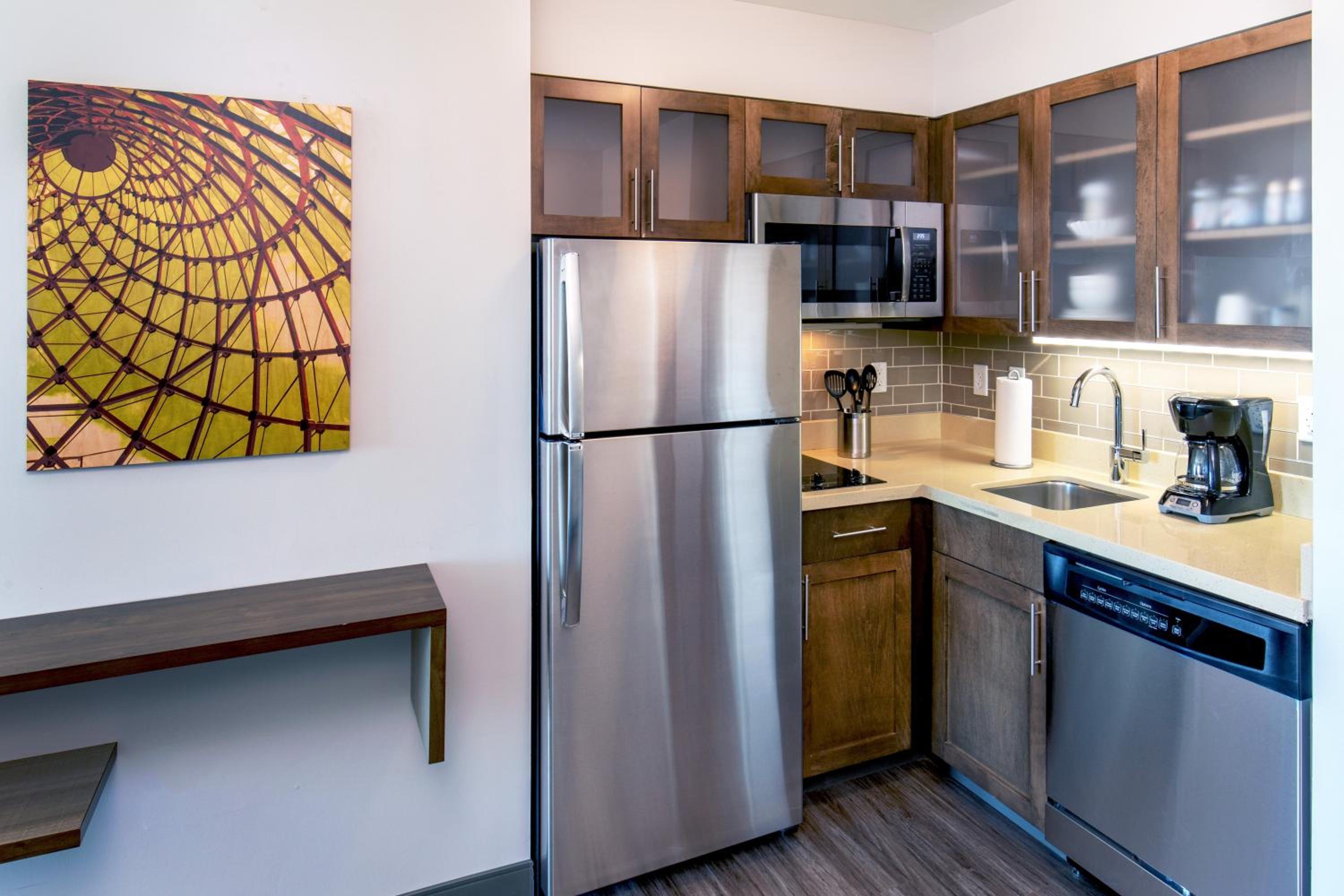 One-Bedroom King Suite - Photo 12