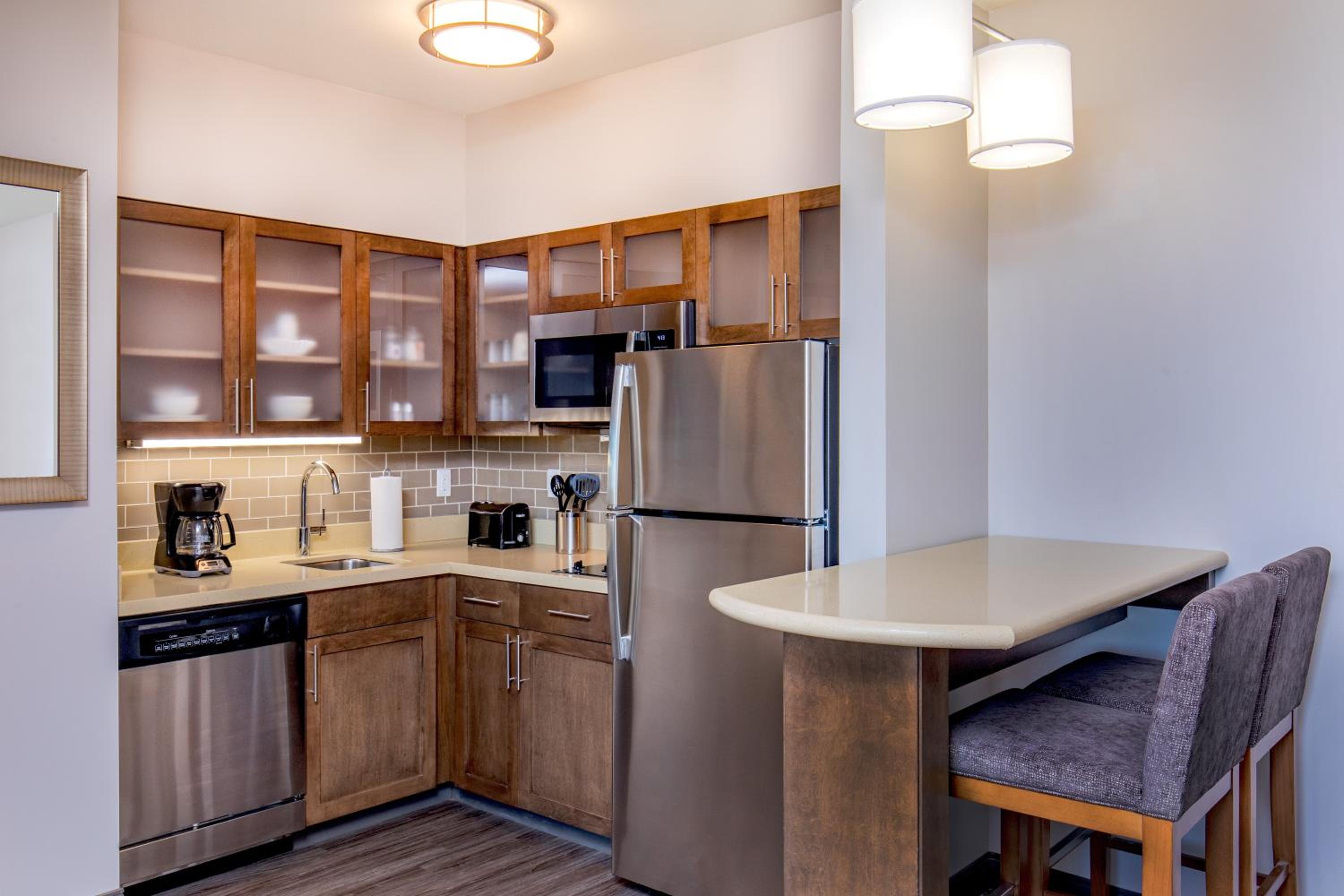 One-Bedroom King Suite - Photo 6