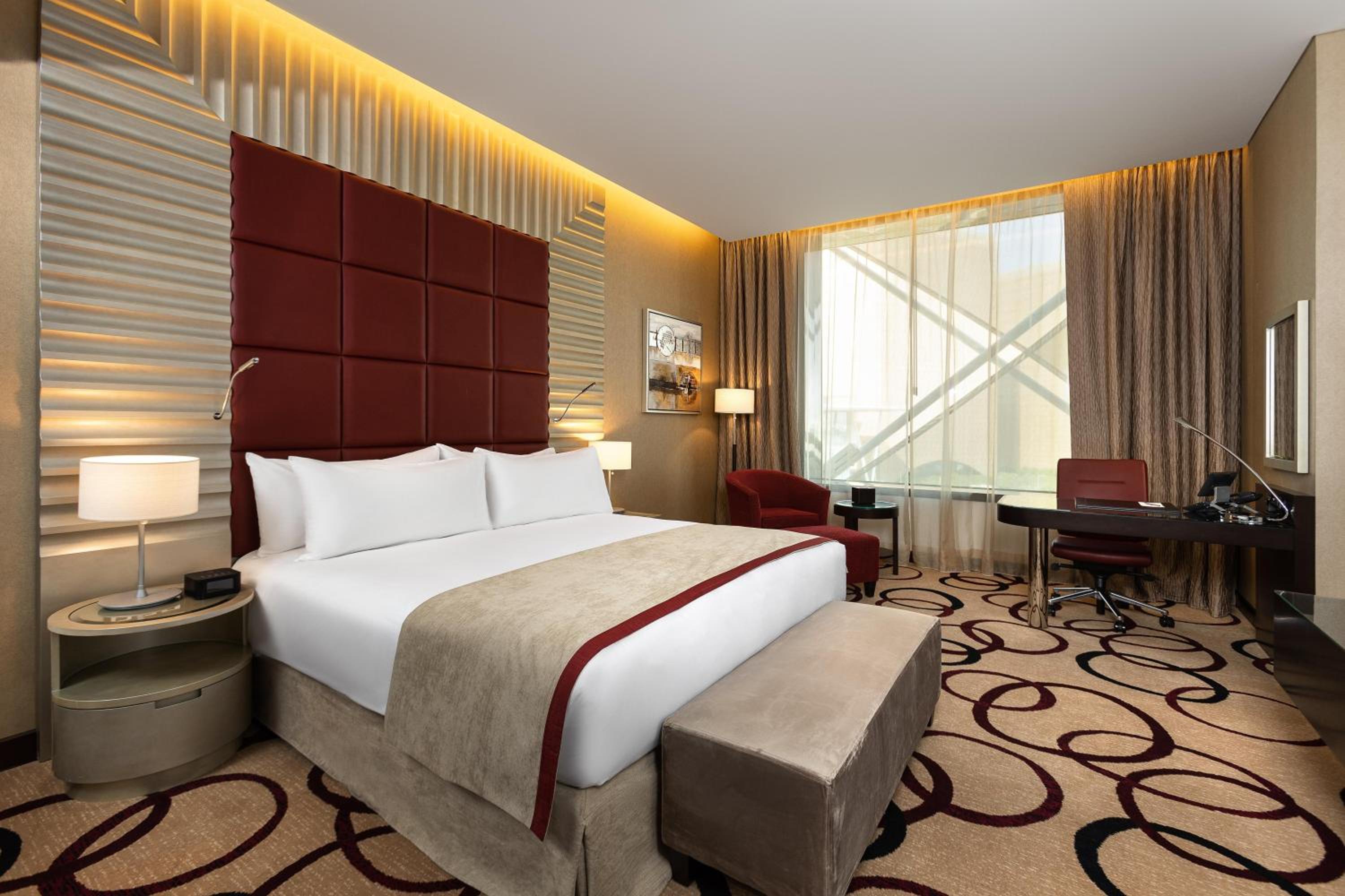 Standard King Room - Photo 5