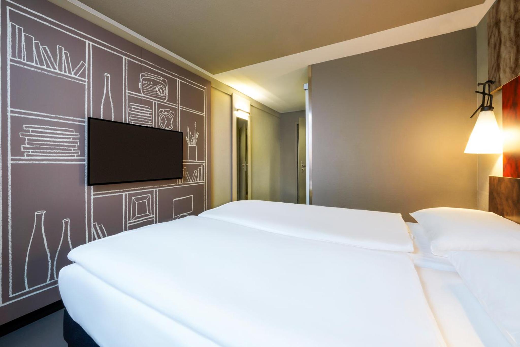 Standard Twin Room - Photo 7