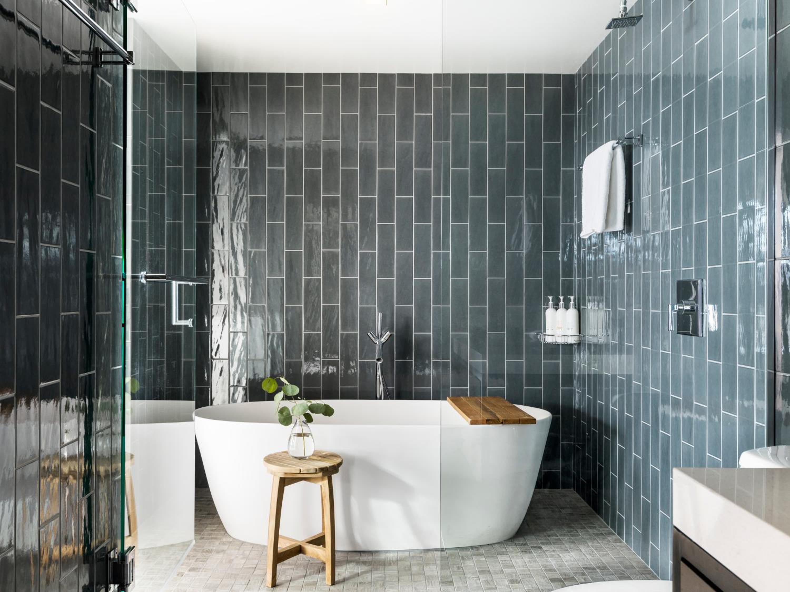 King Suite with Soaking Tub