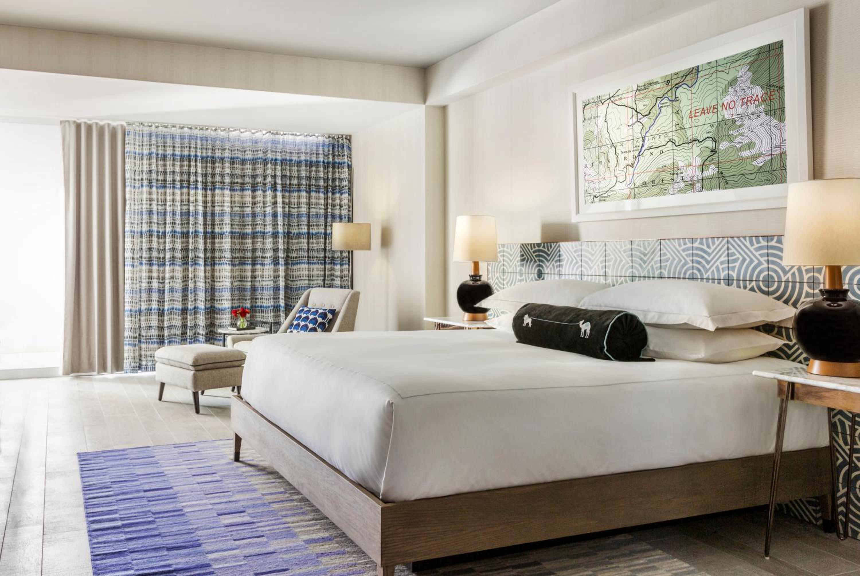 King Room with One King Bed (Non Smoking)