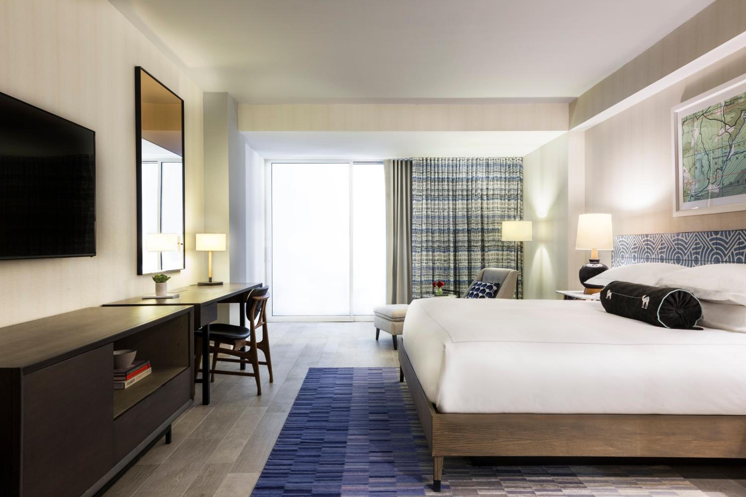 Essential King Room with Mountain View