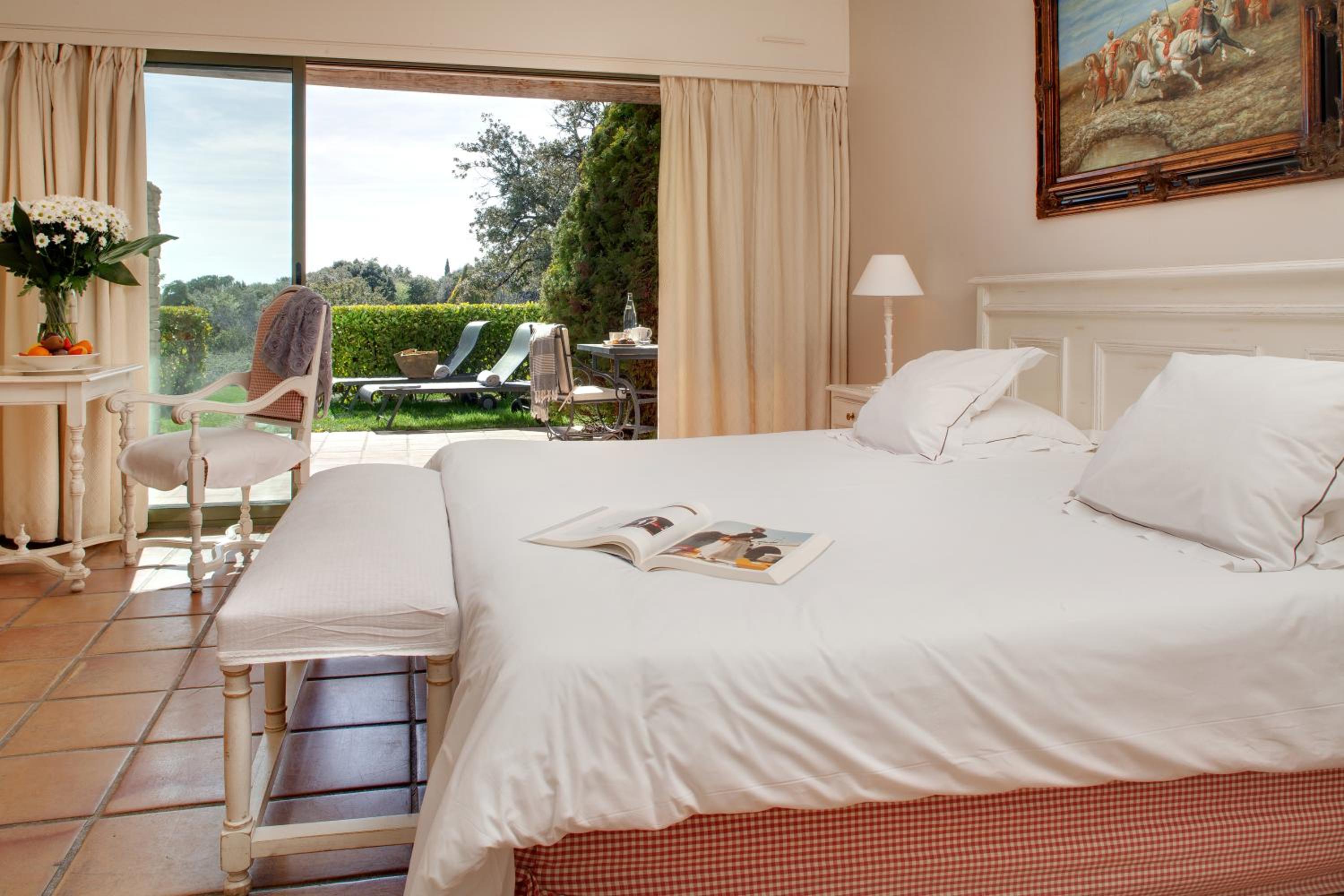 Deluxe Double Room with Balcony photo 2