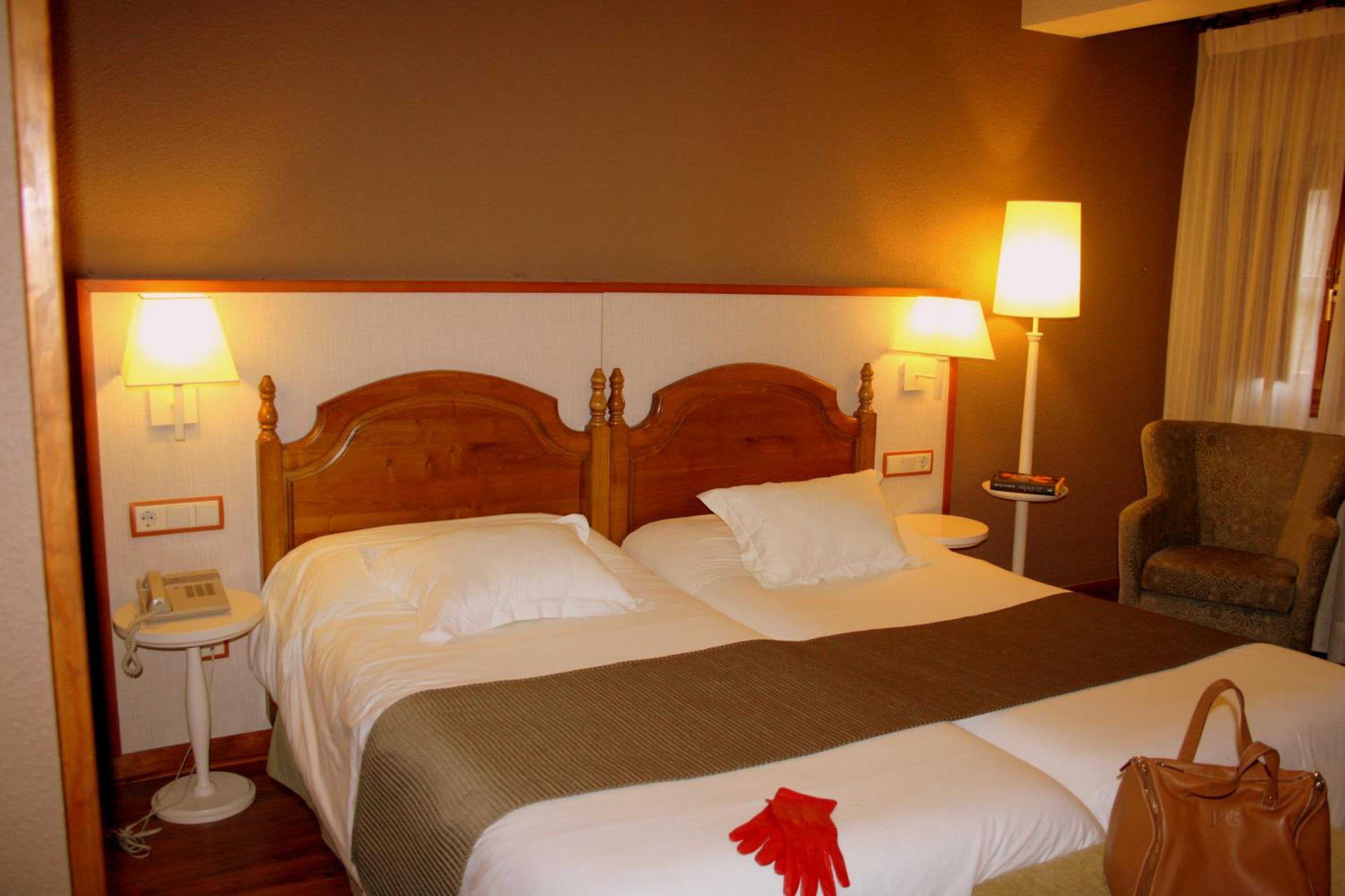 Double or Twin Room photo 2
