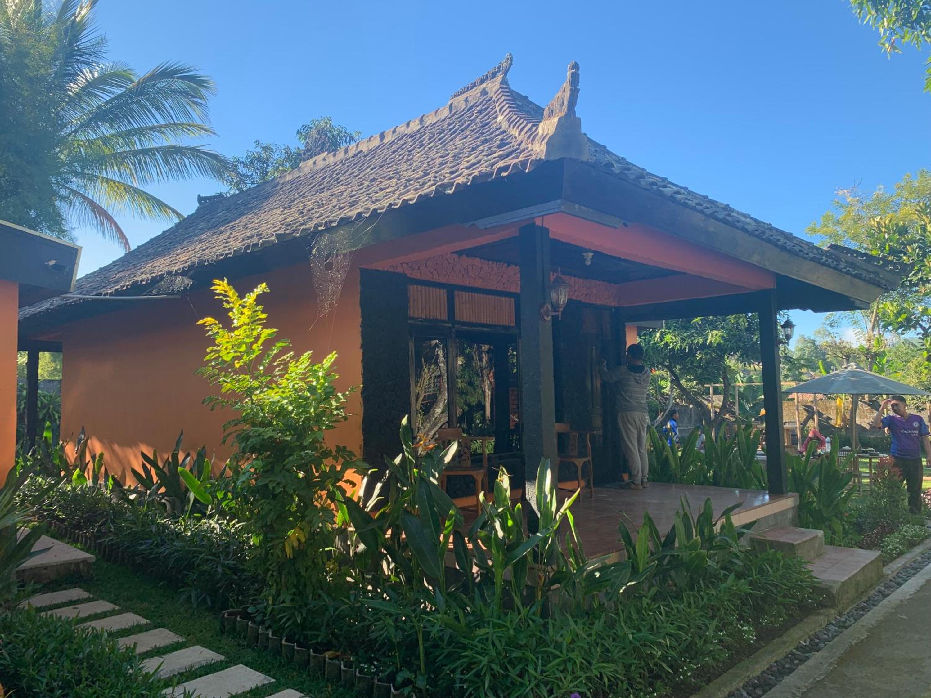 Bungalow with Garden View - Photo 48
