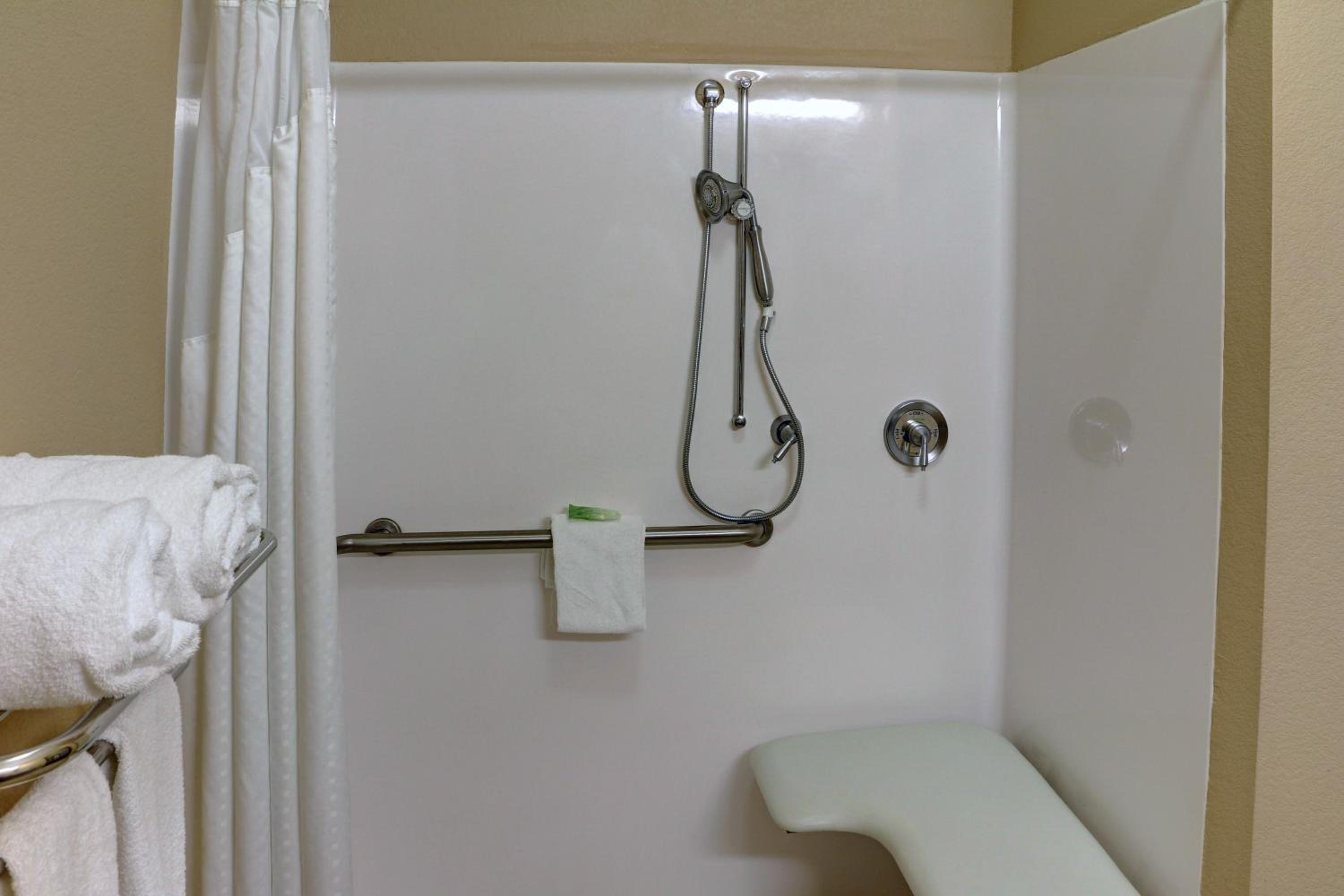 King Room - Hearing Accessible - Roll-in Shower