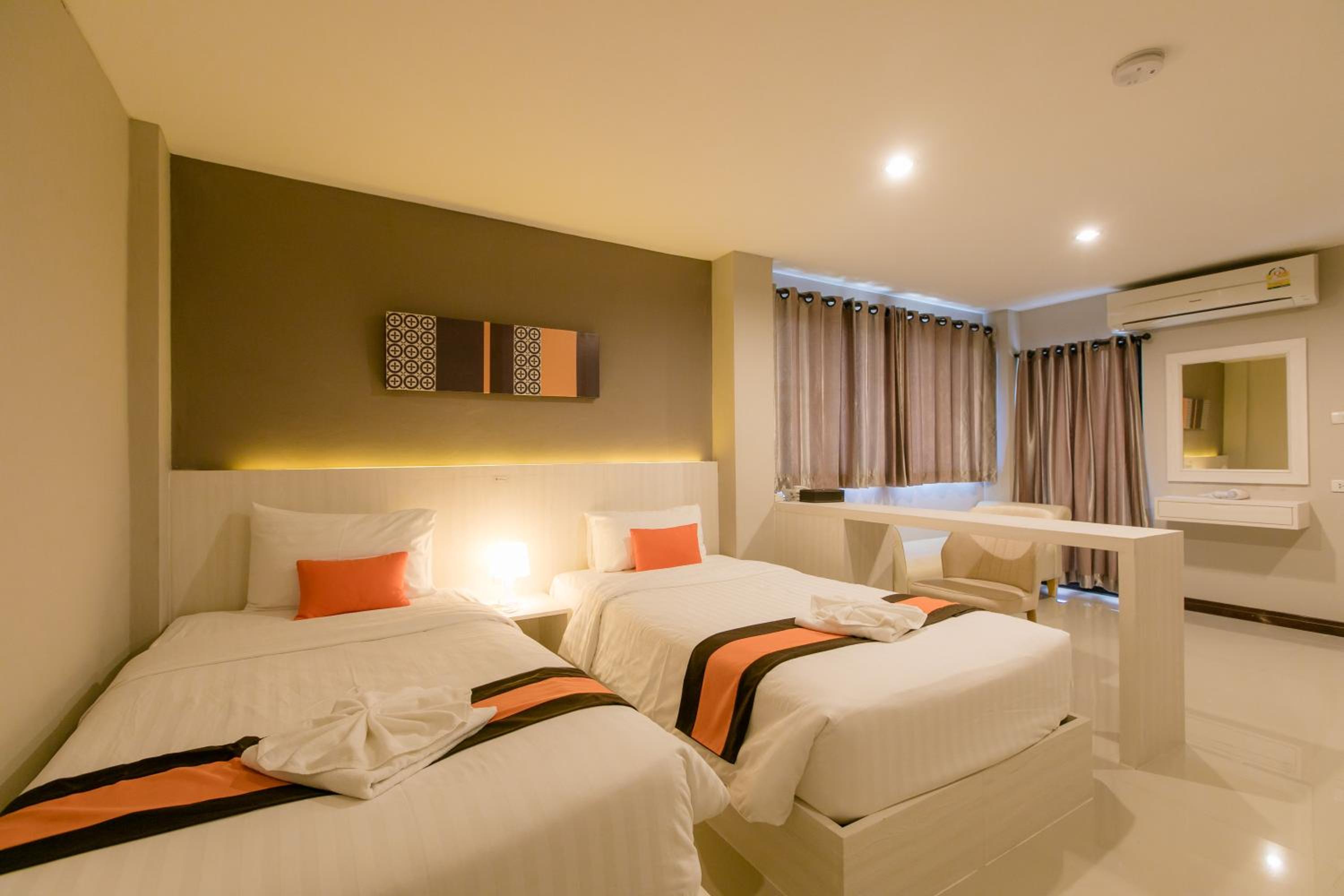 Grand Deluxe Twin - Photo 1