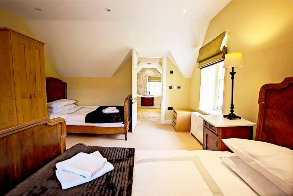 Four-Bedroom House photo 1
