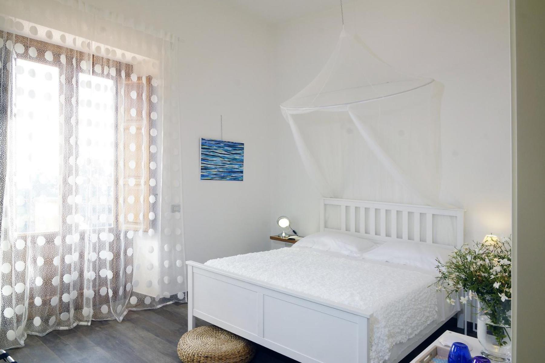 Deluxe Double Room with Sea View photo 2