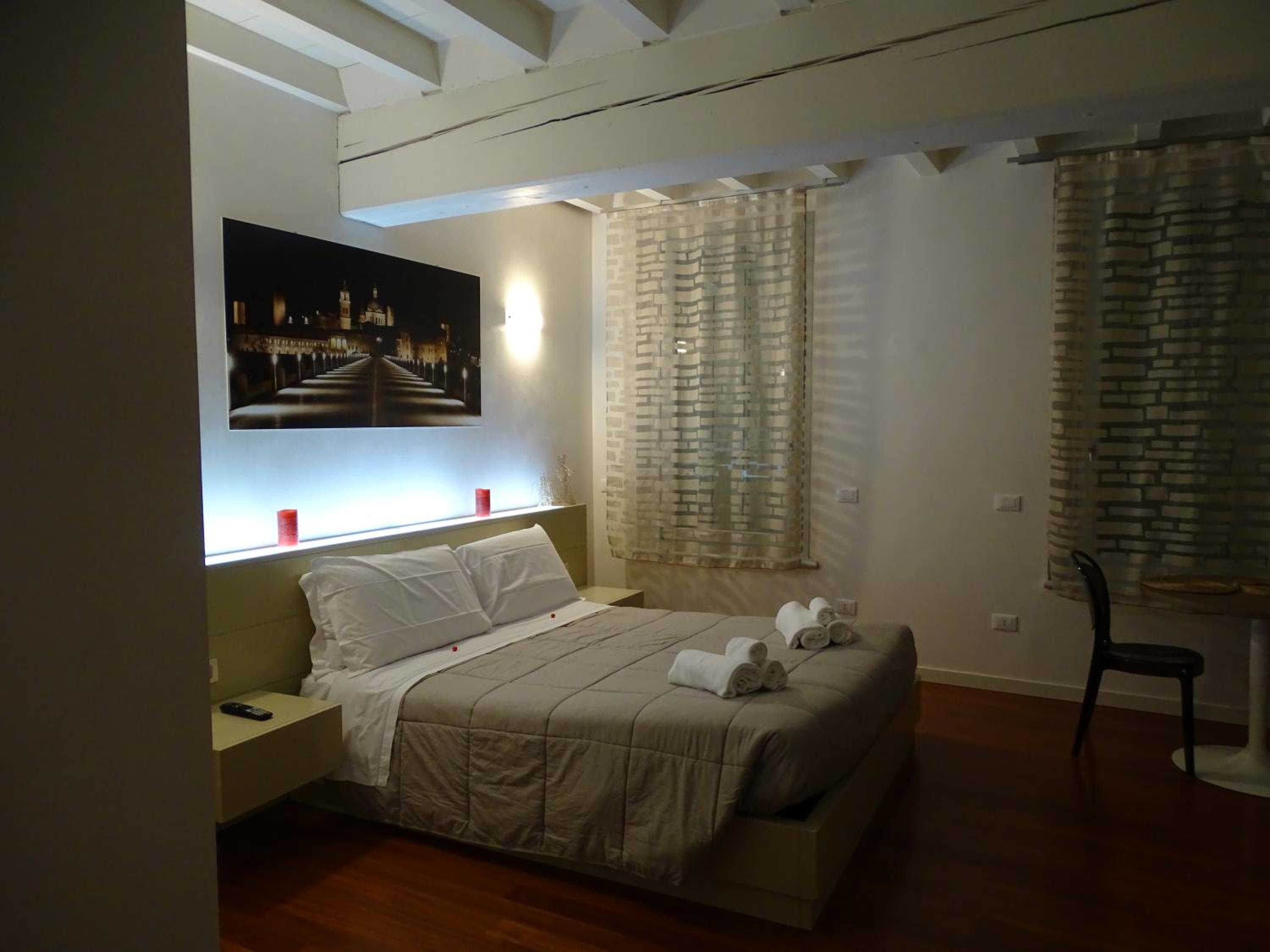 Deluxe Suite - Photo 1