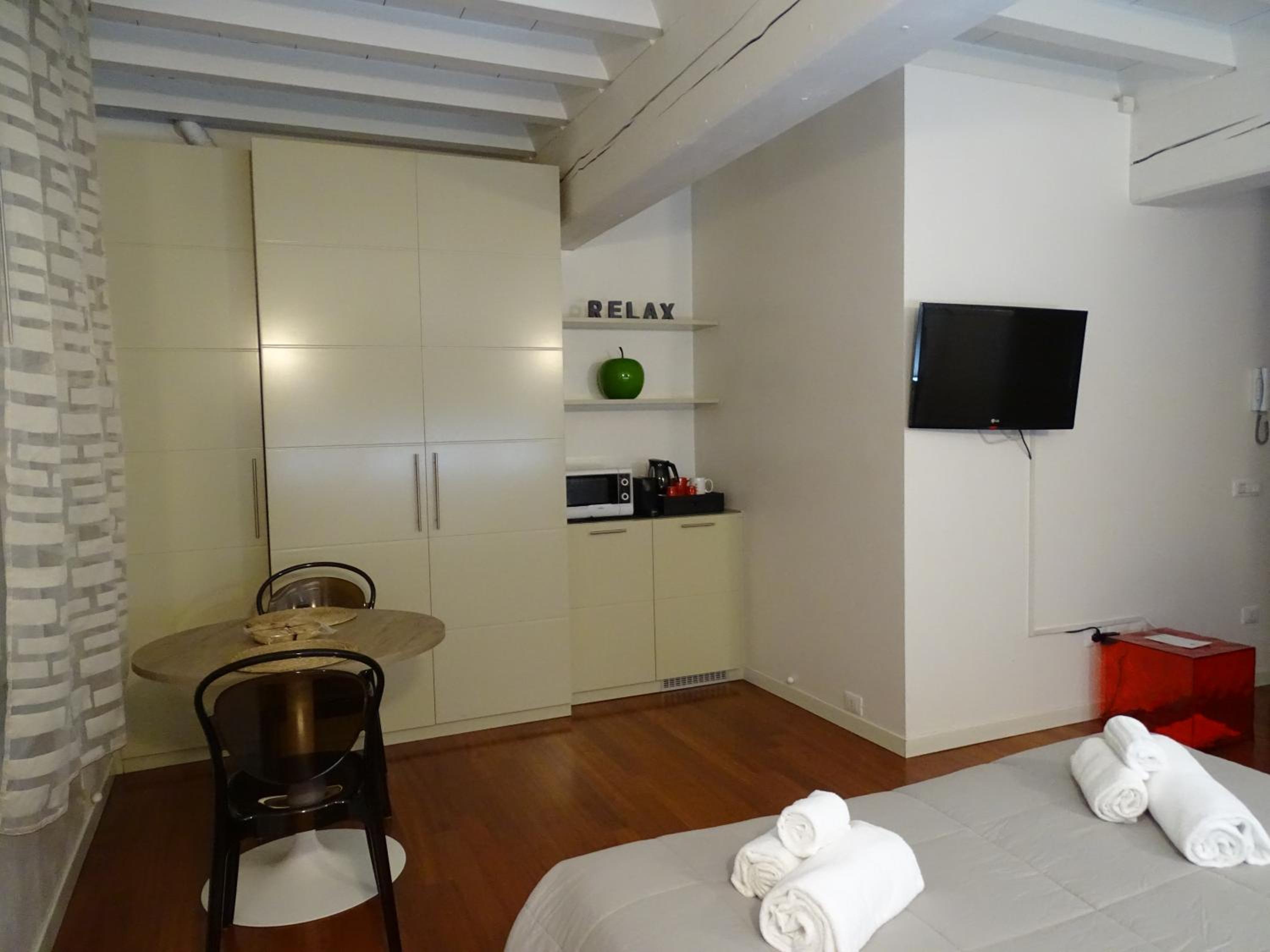 Deluxe Suite - Photo 12