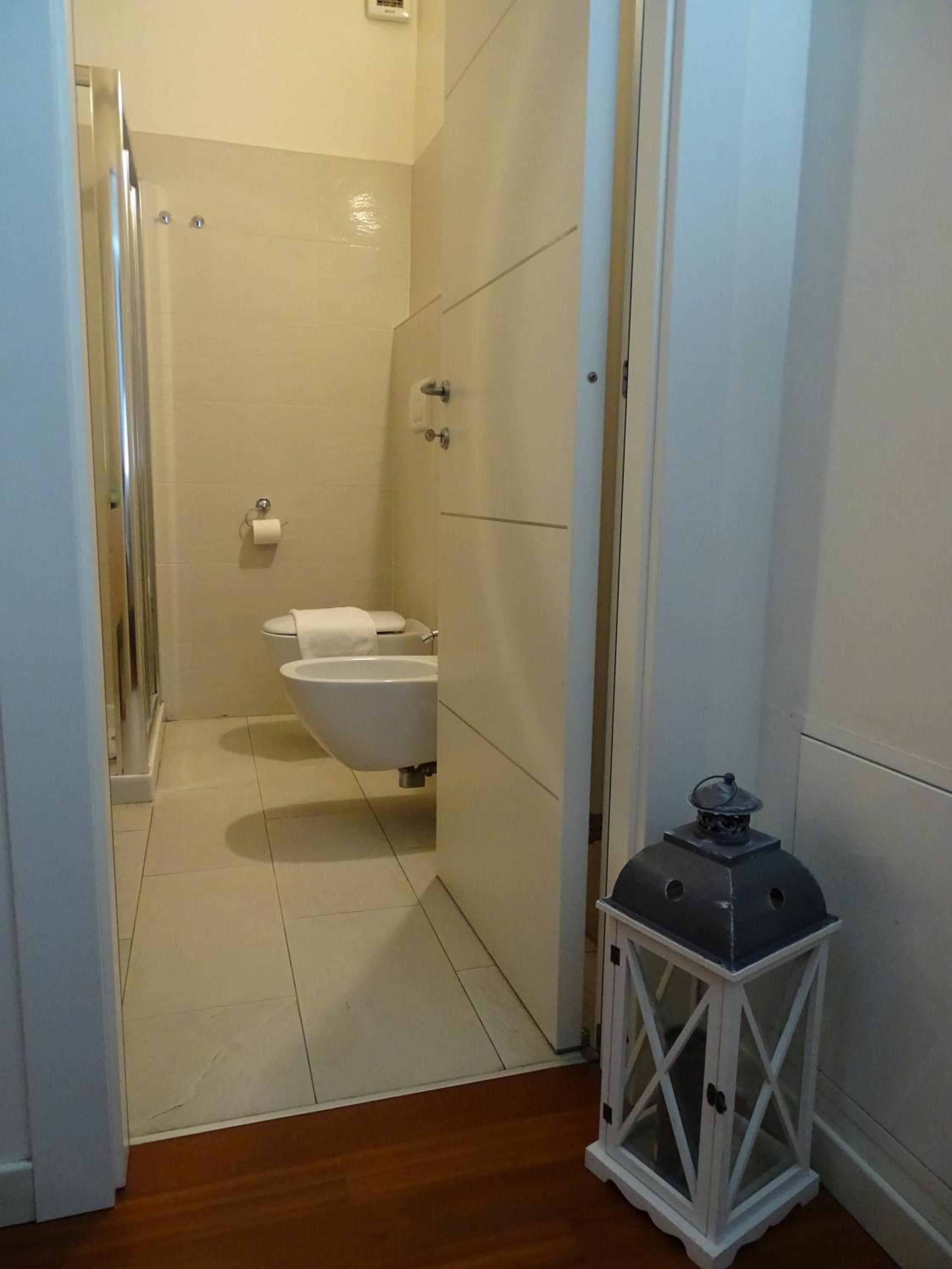 Deluxe Suite - Photo 10