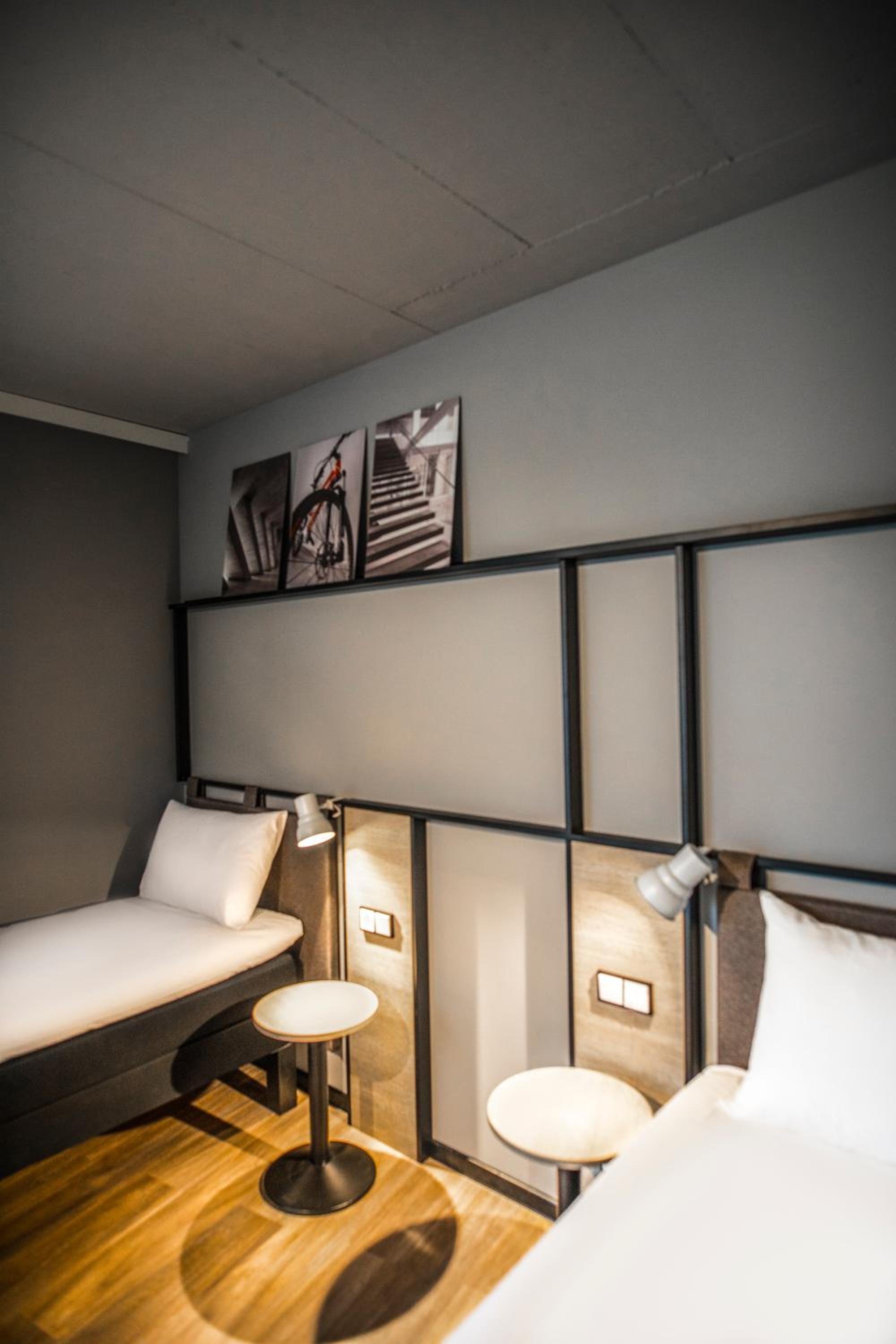 Standard Twin Room - Photo 1