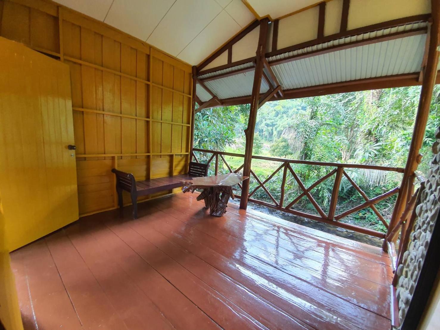 Bungalow with Garden View photo 2