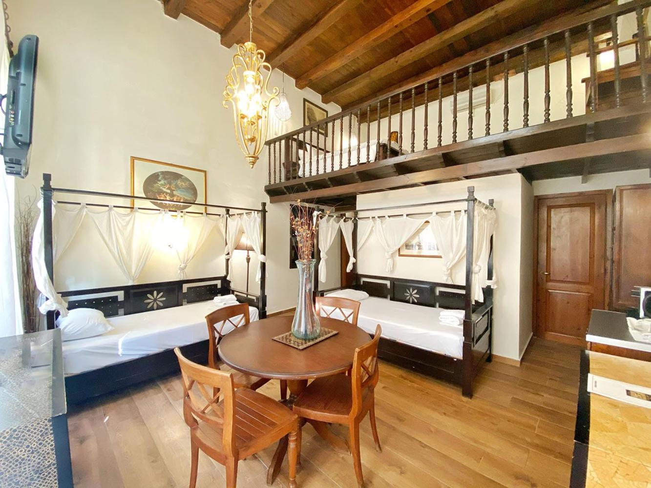 Superior Suite - Split Level - Photo 3