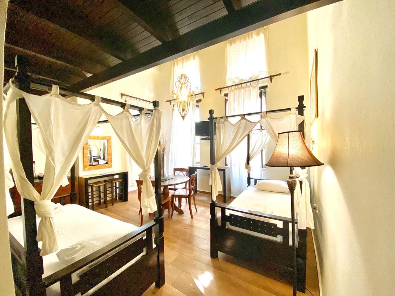 Superior Suite - Split Level - Photo 16