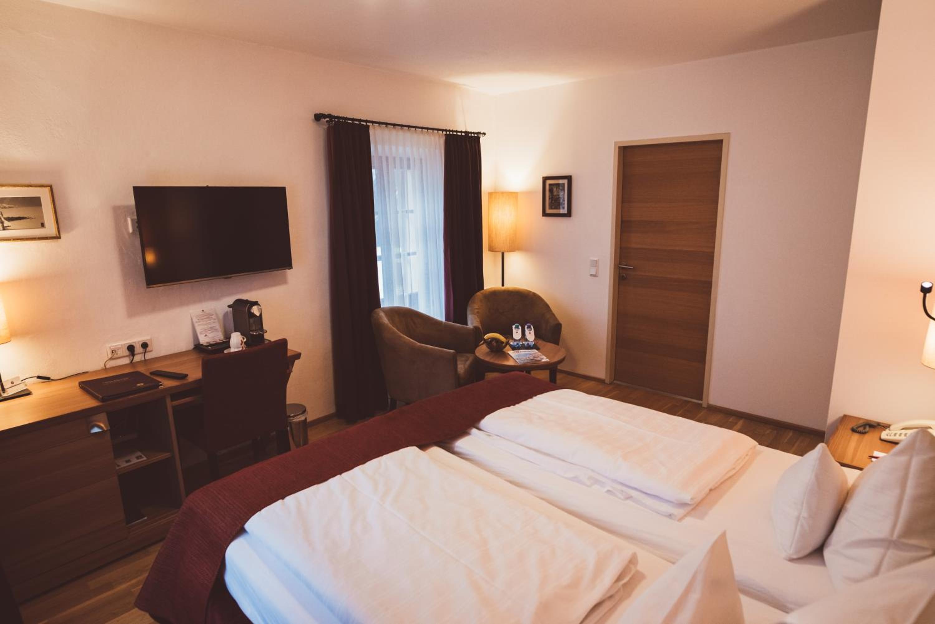 Deluxe Double or Twin Room - Photo 3