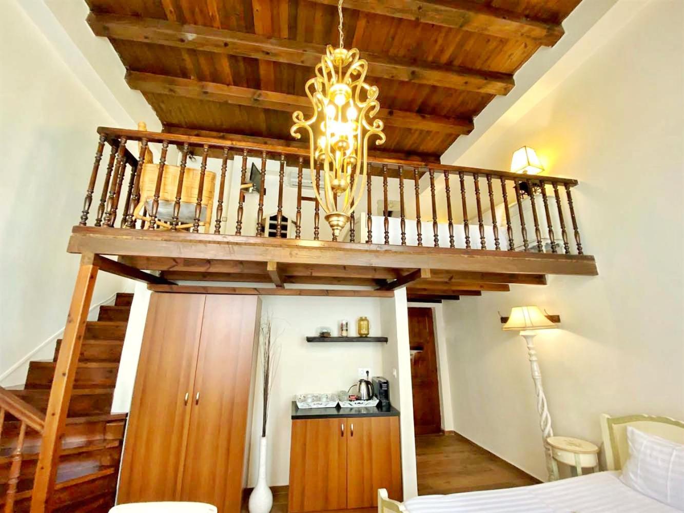 Superior Suite - Split Level - Photo 7